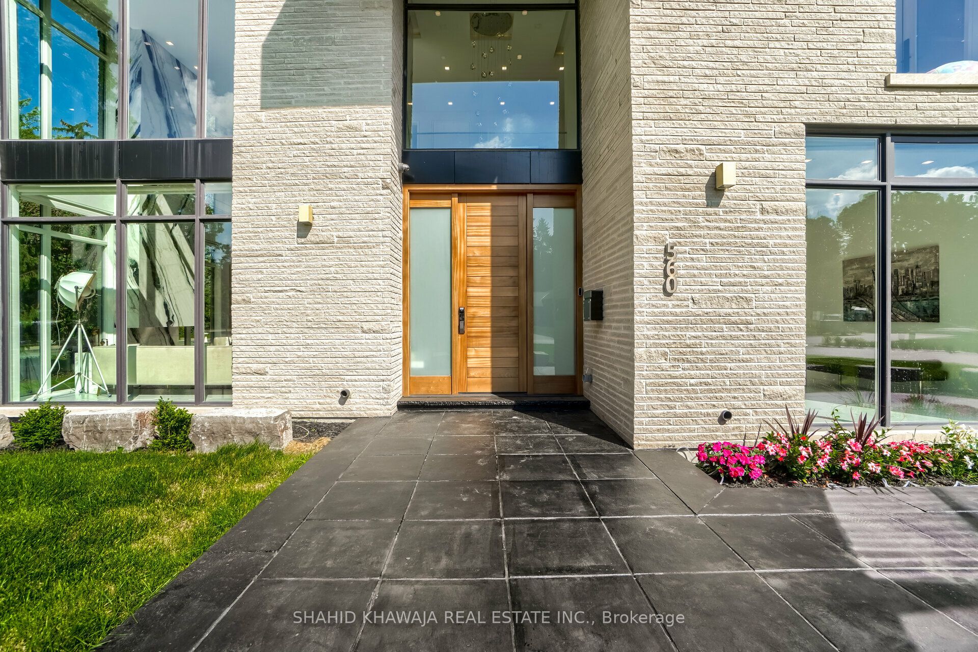 560 Shenandoah Drive, Mississauga, ON L5H 1V7 photo 4