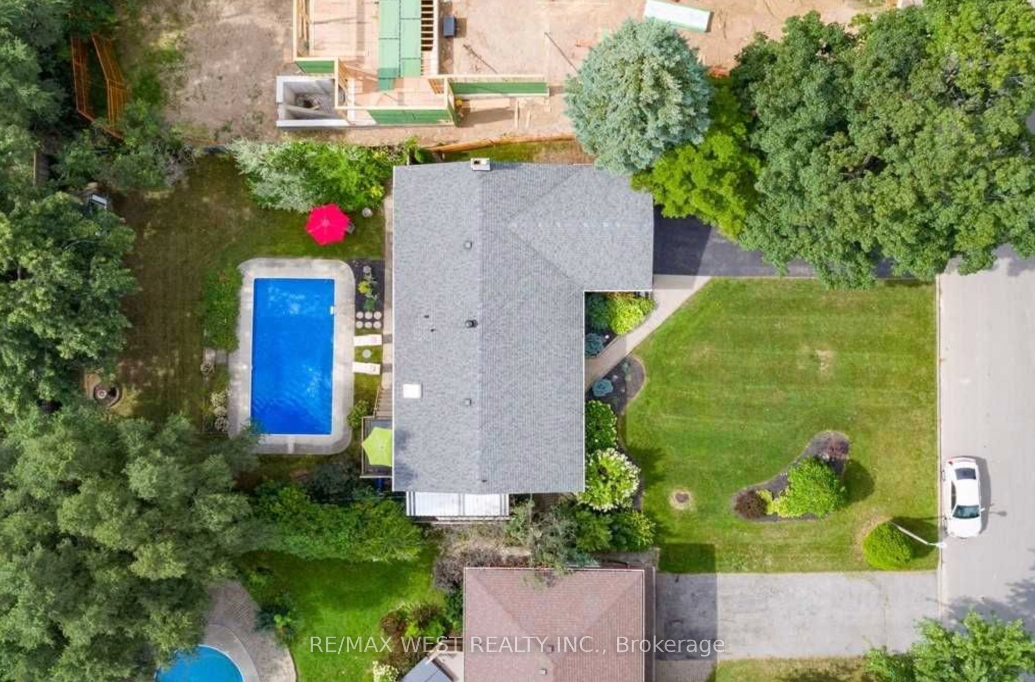 1566 Venetia Drive, Oakville, ON L6L 1K7 photo 2