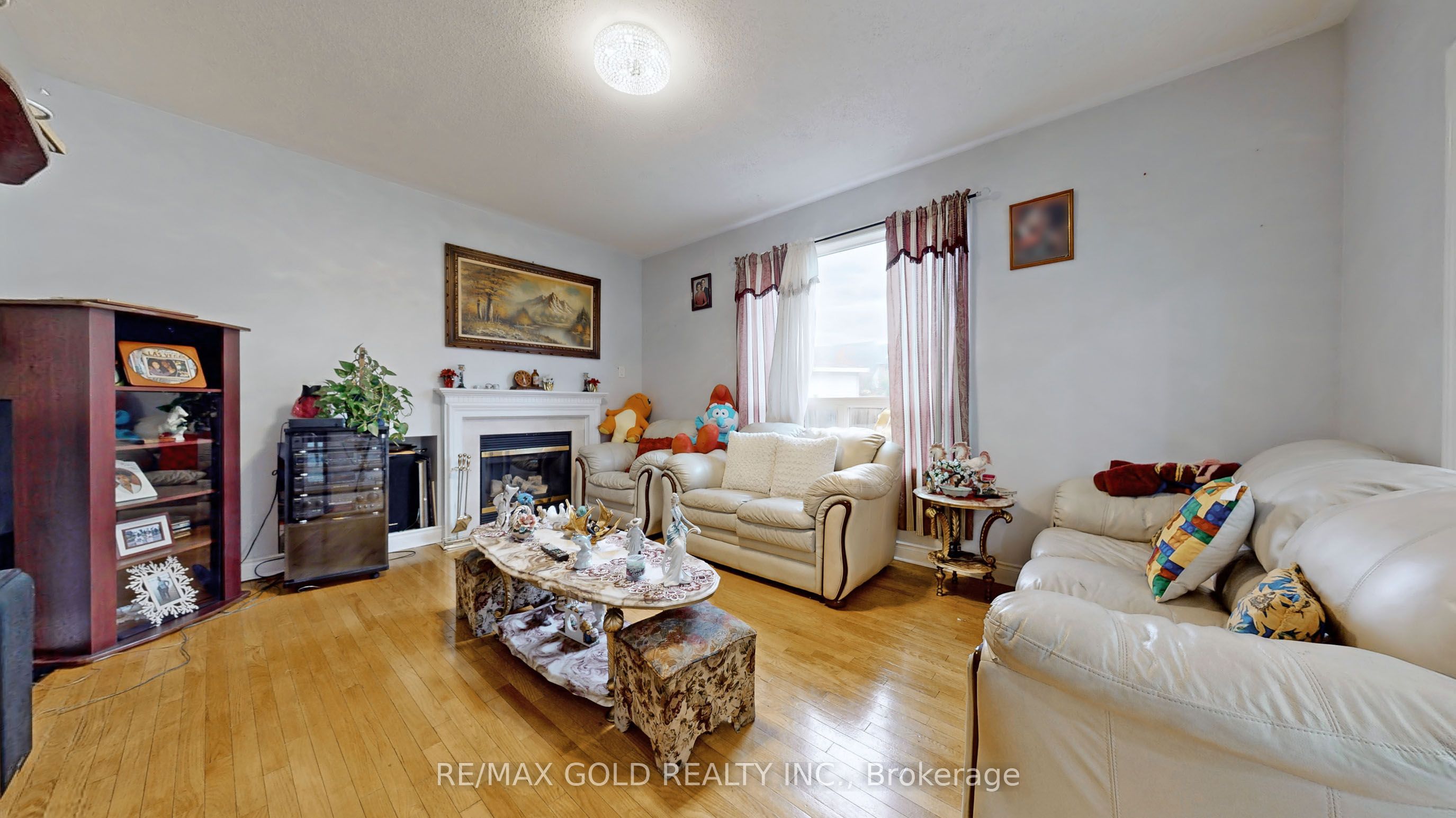 64 Prue Court, Brampton, ON L6P 1P8 photo 3