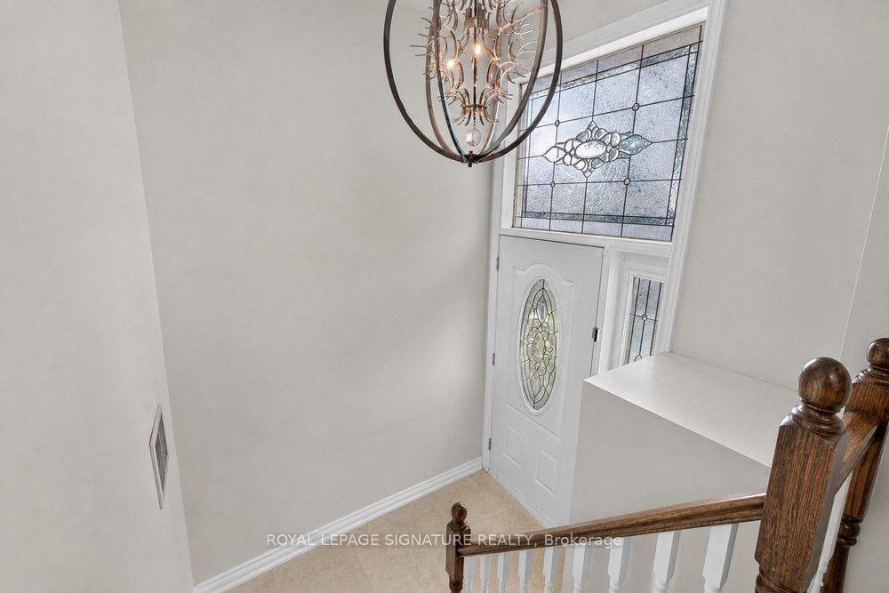 439 Ginger Downs, Mississauga, ON L5A 3A8 photo 5