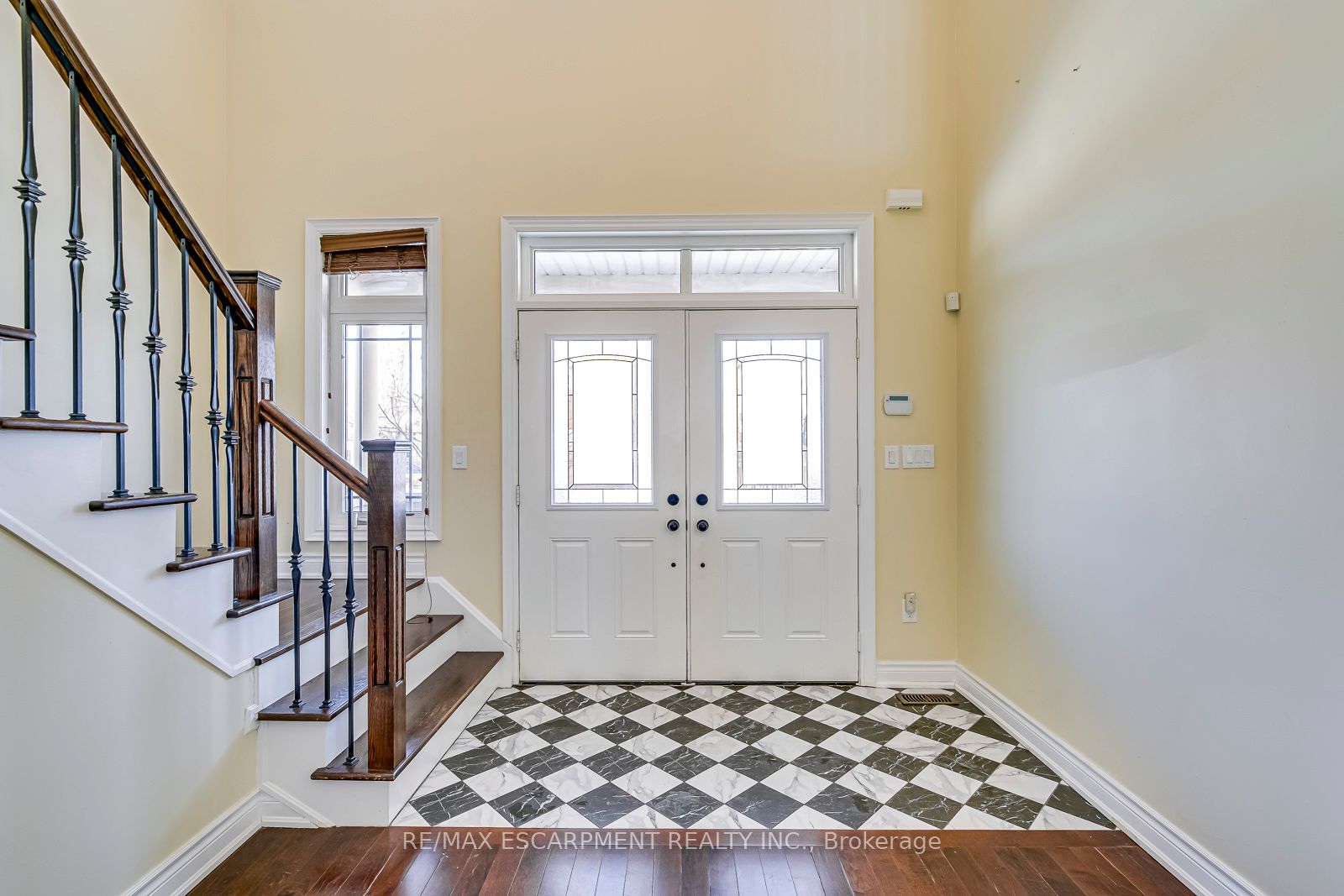 2492 Chaplin Road, Oakville, ON L6H 0A4 photo 3