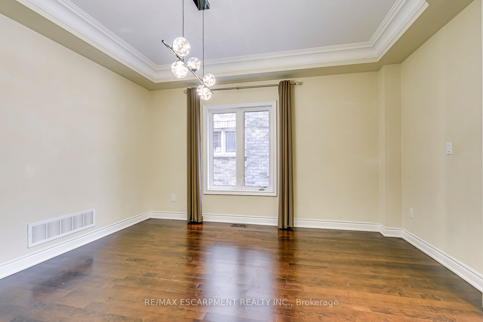 2492 Chaplin Road, Oakville, ON L6H 0A4 photo 5