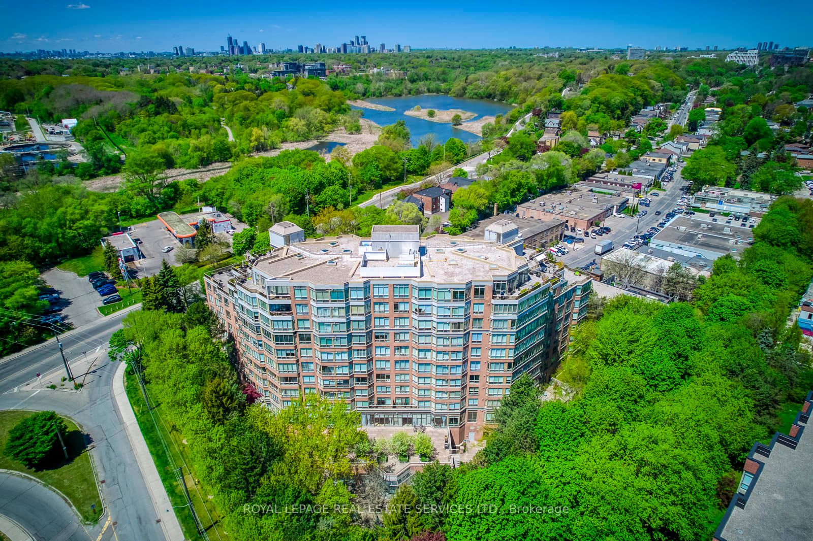 1 Ripley Avenue 403, Toronto, ON M6S 4Z6 photo 3