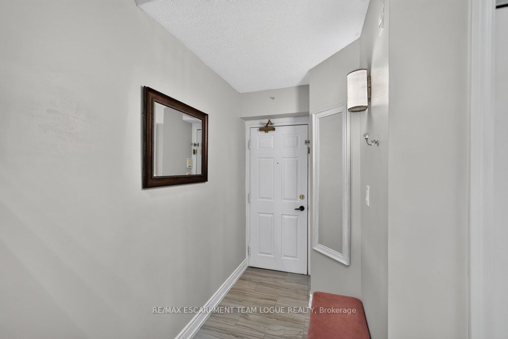 4003 Kilmer Drive 412, Burlington, ON L7M 4M1 photo 3