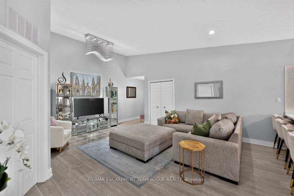 4003 Kilmer Drive 412, Burlington, ON L7M 4M1 photo 4