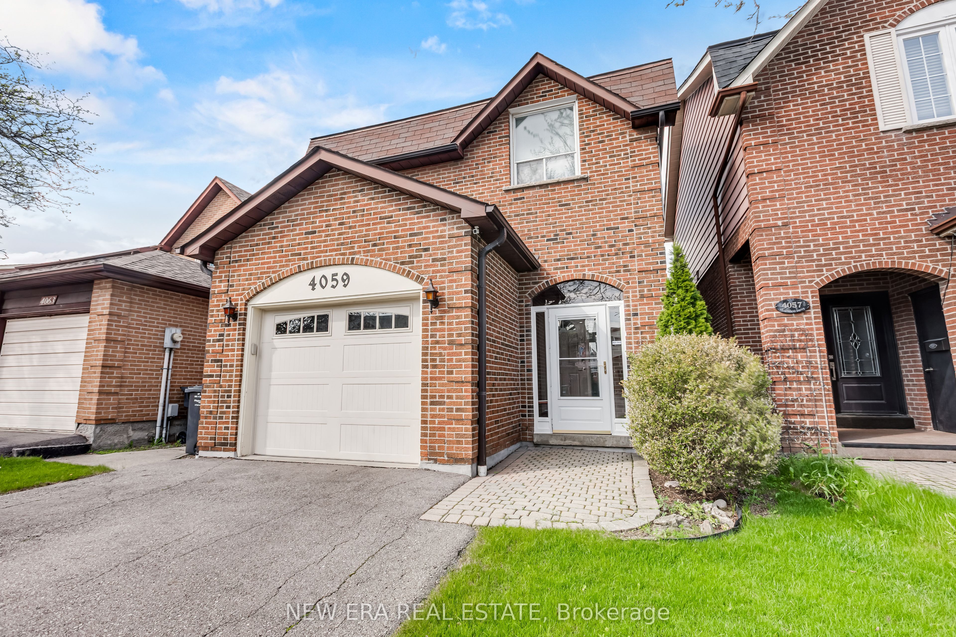 4059 Teakwood Drive, Mississauga, ON L5C 3L3 photo 4