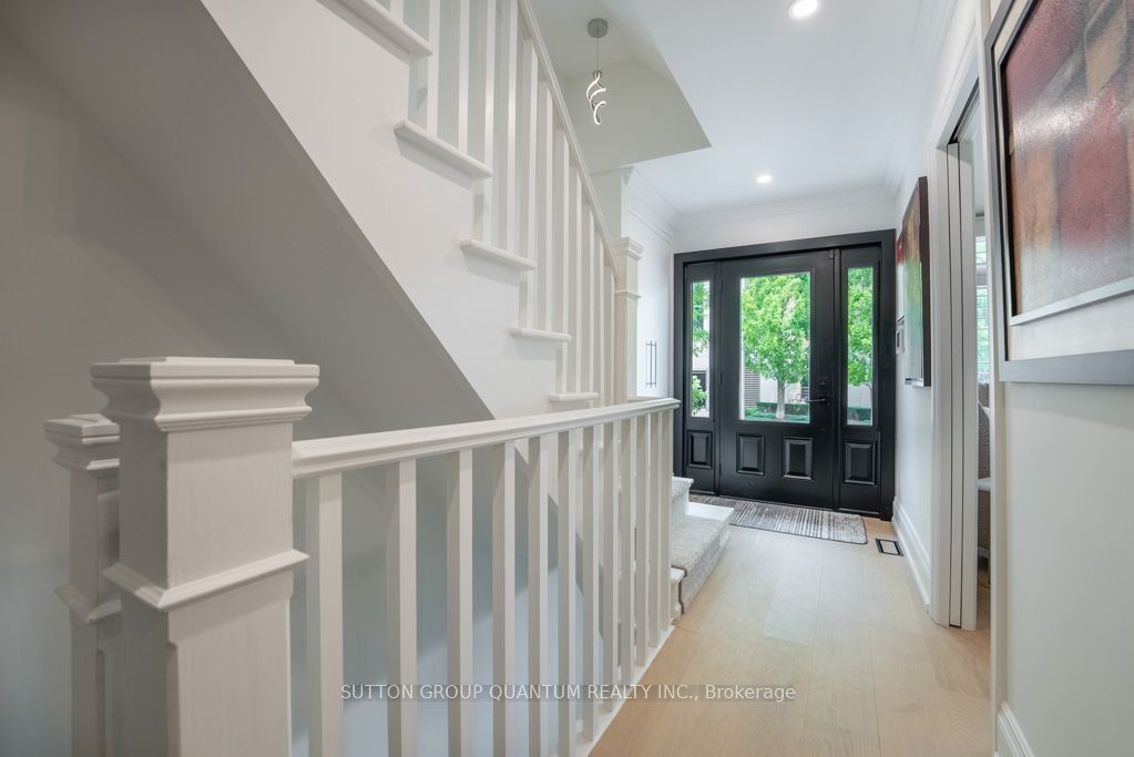 146 Reynolds Street, Oakville, ON L6J 3K9 photo 4