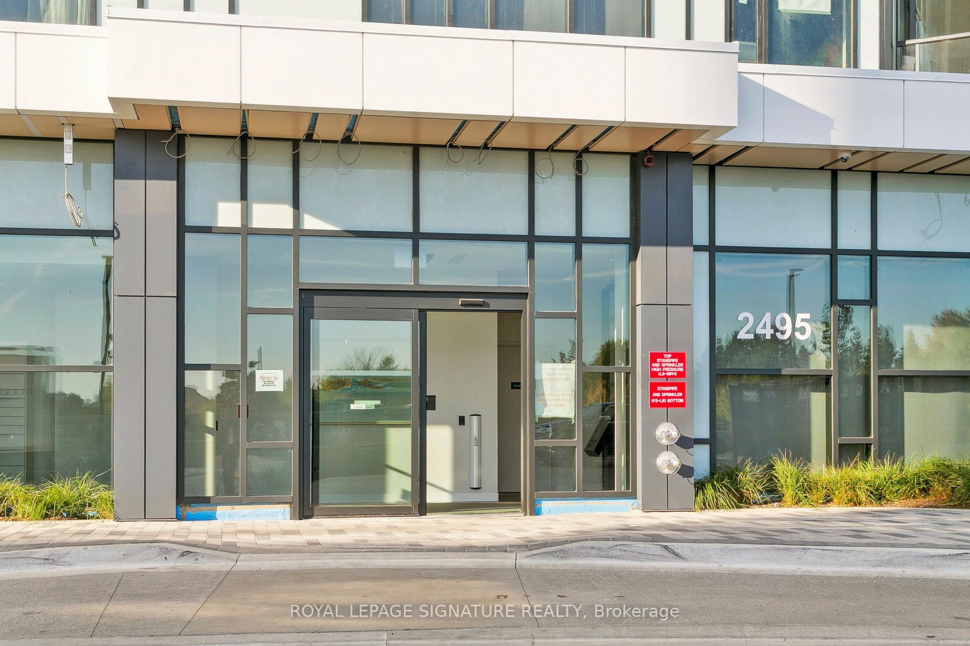 2495 Eglinton Avenue W 908, Mississauga, ON L5M 2T2 photo 2