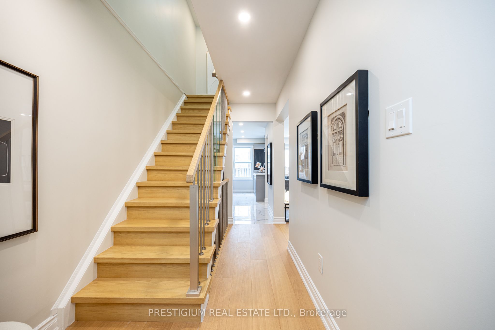 4094 Teakwood Drive, Mississauga, ON L5C 3L6 photo 2