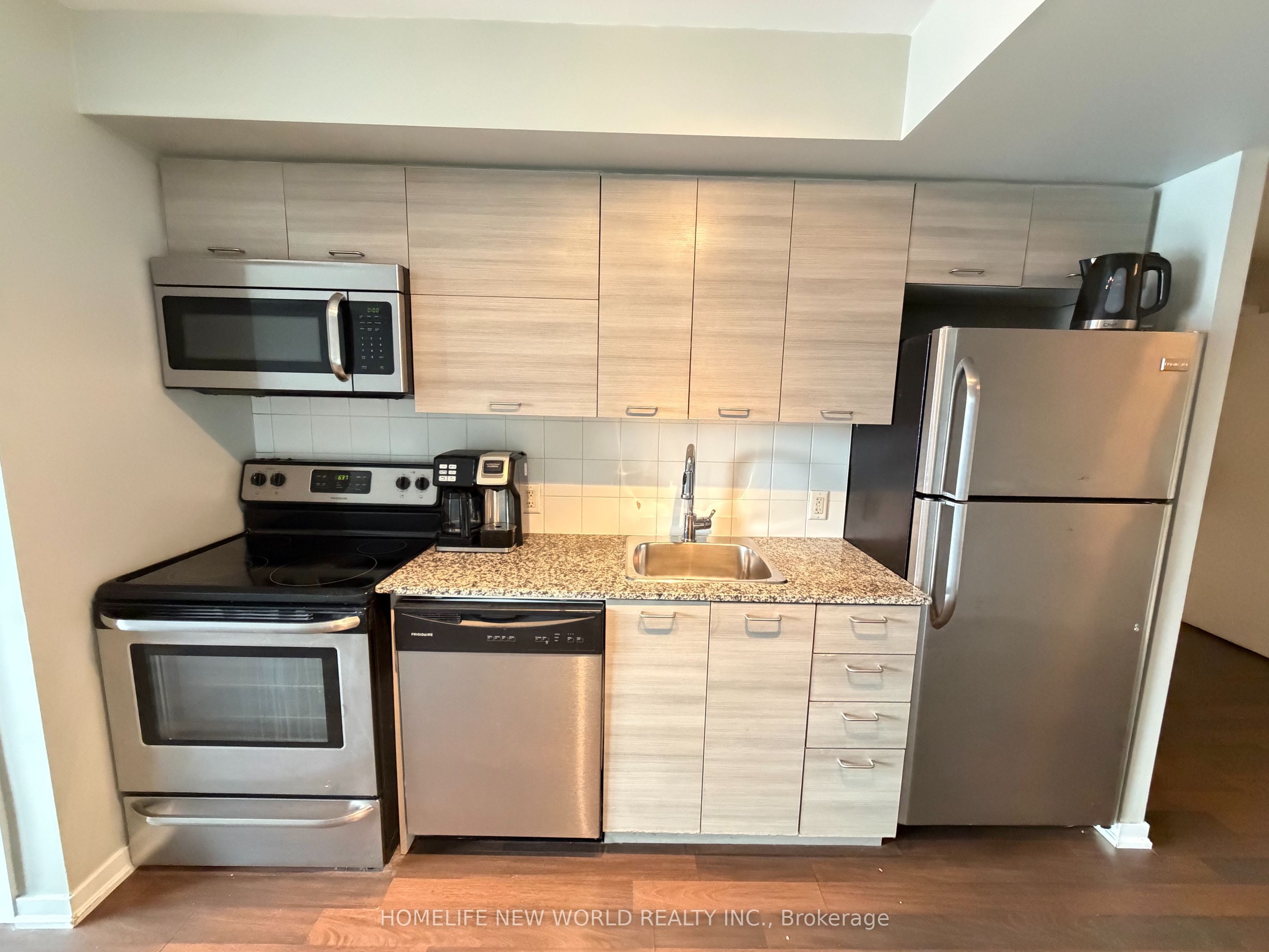 20 Joe Shuster Way 1017, Toronto, ON M6K 0A3 photo 4