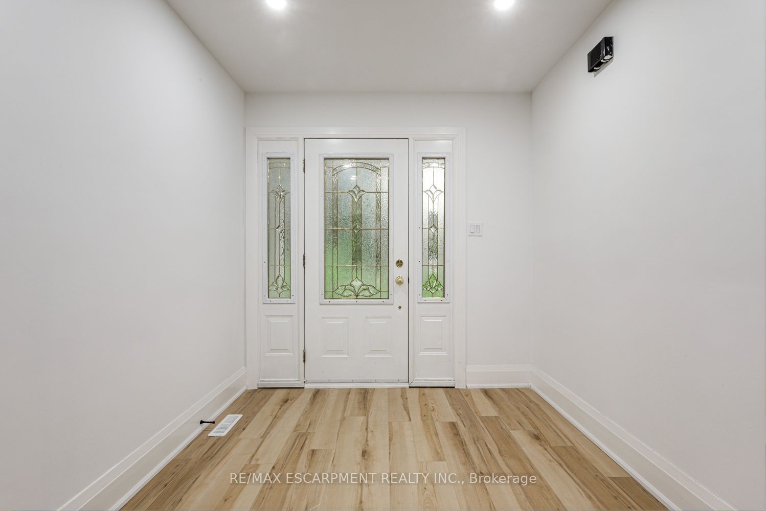 2104 Mississauga Road, Mississauga, ON L5H 2K6
