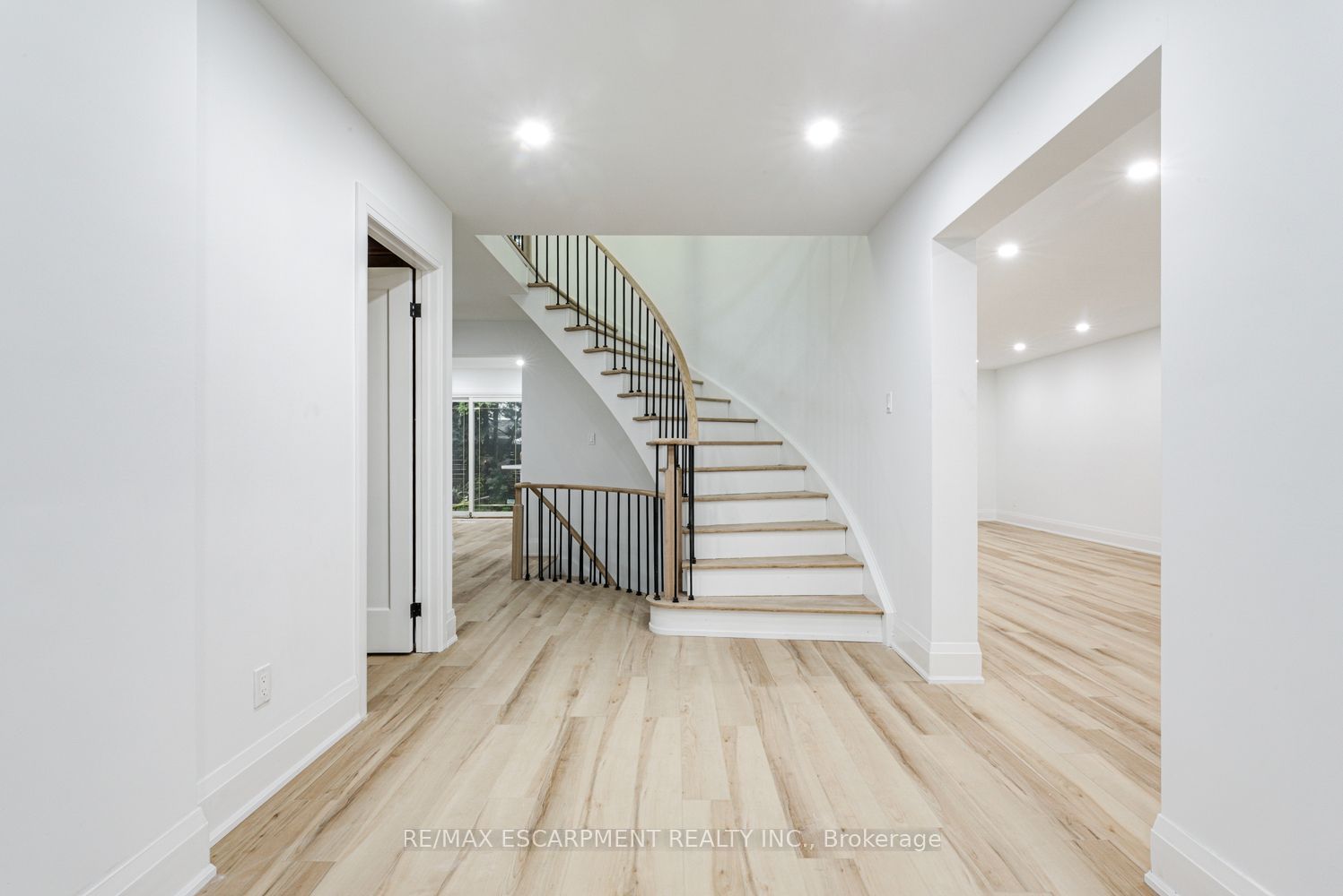 2104 Mississauga Road, Mississauga, ON L5H 2K6 photo 2