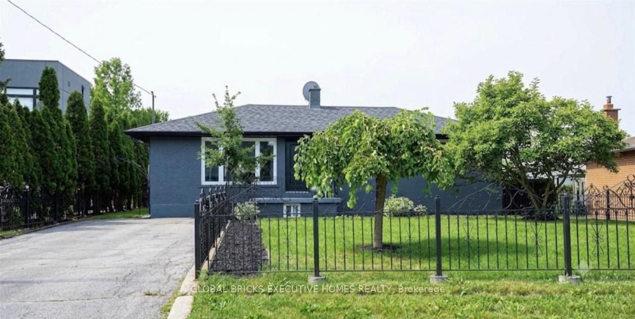 384 Ashbury Road, Oakville, ON L6K 2M7 photo 2