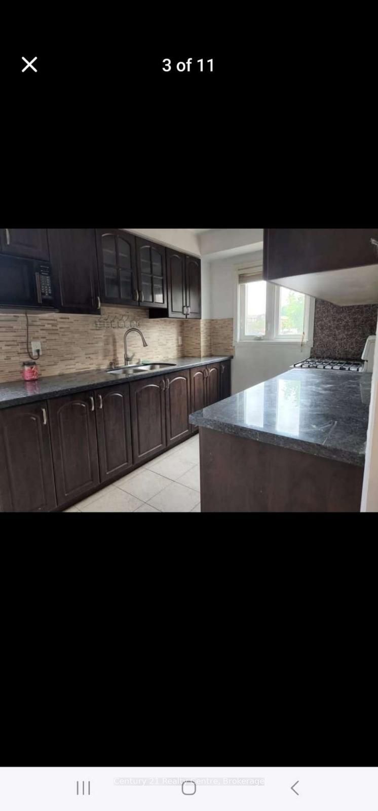 1 Dutch Crescent N, Brampton, ON L6Y 3W1 photo 2