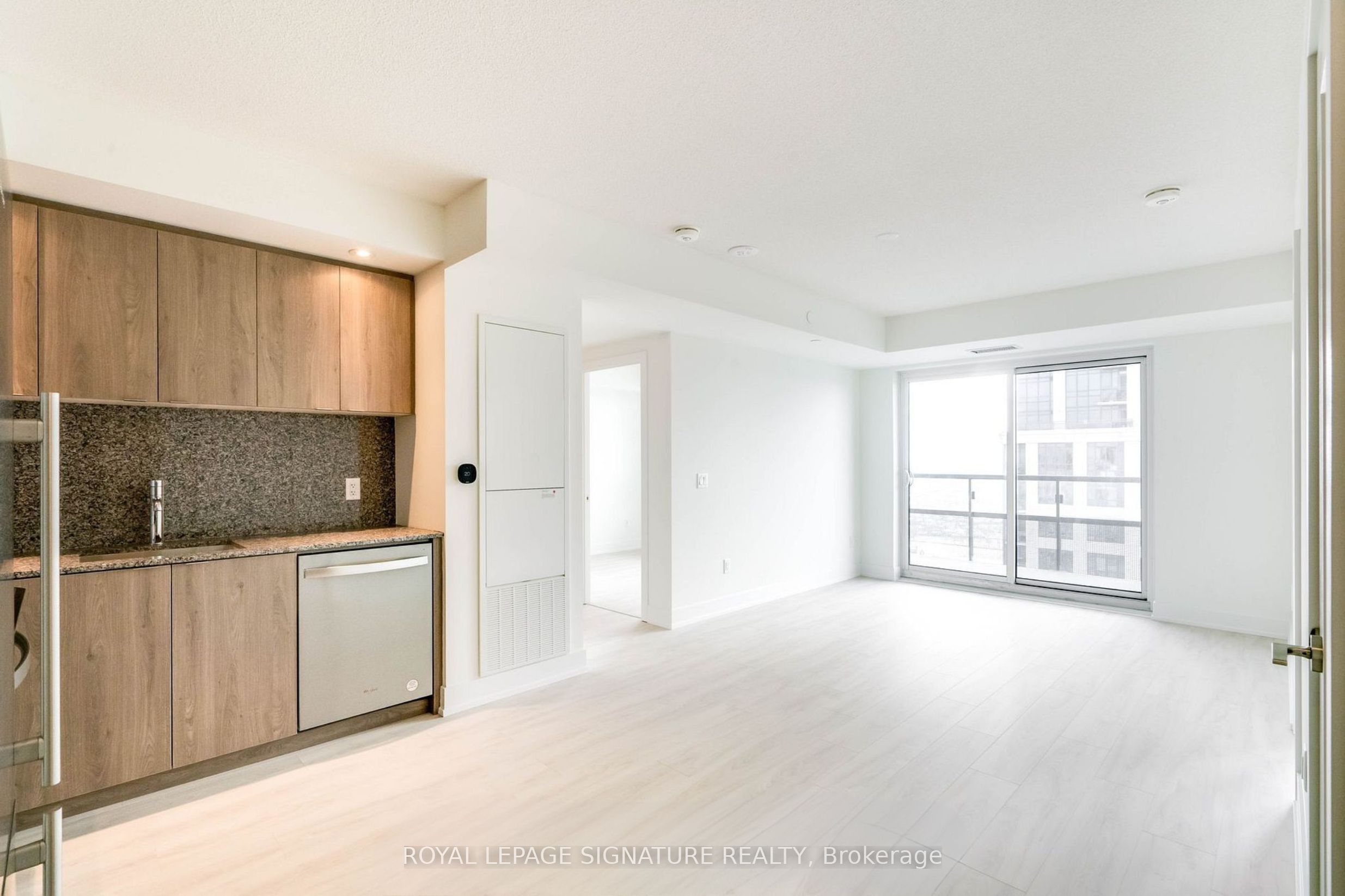 10 Eva Road 2501, Toronto, ON M9C 0B3 photo 4