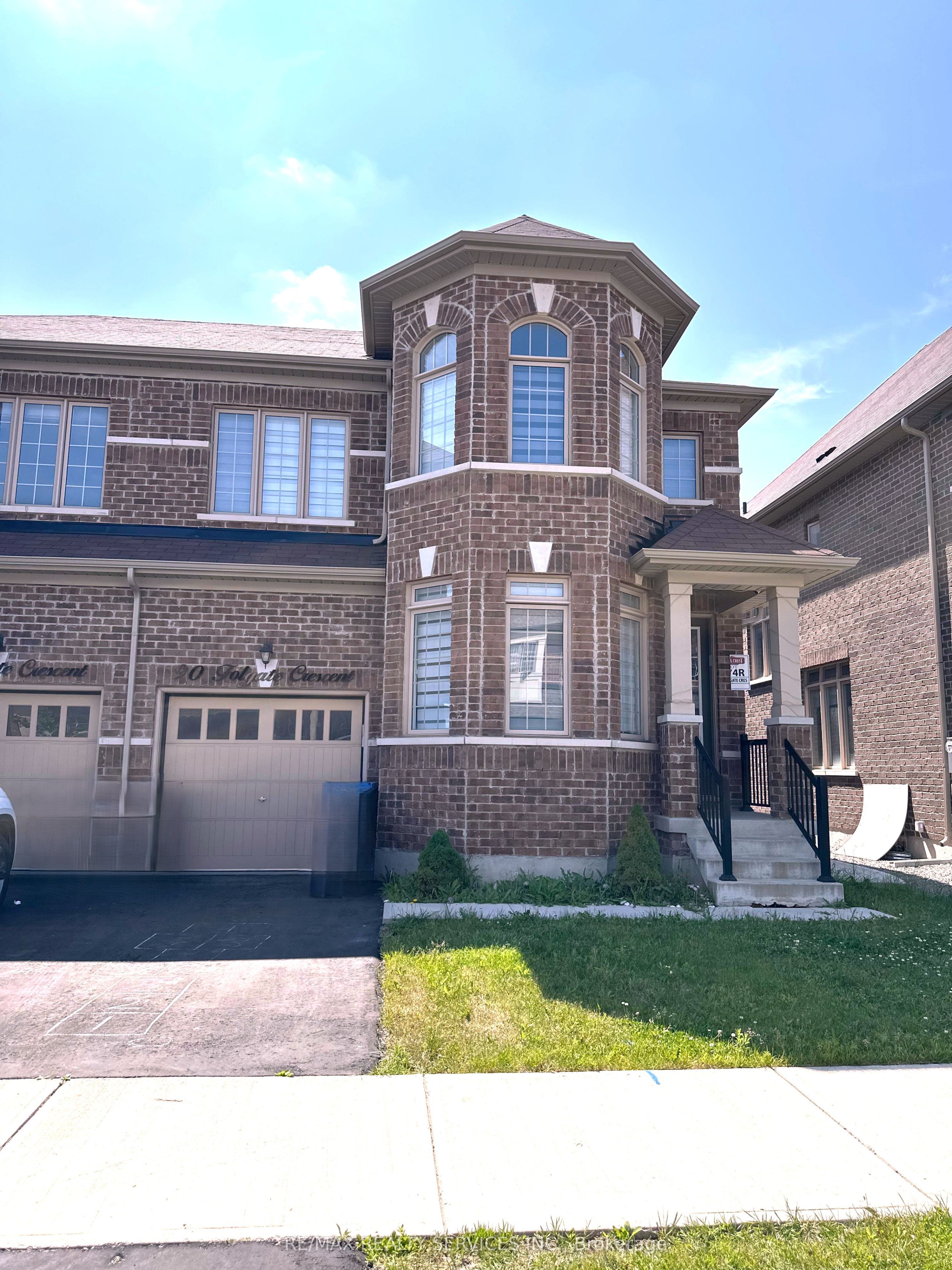 92 Folgate Crescent, Brampton, ON L6R 4A7