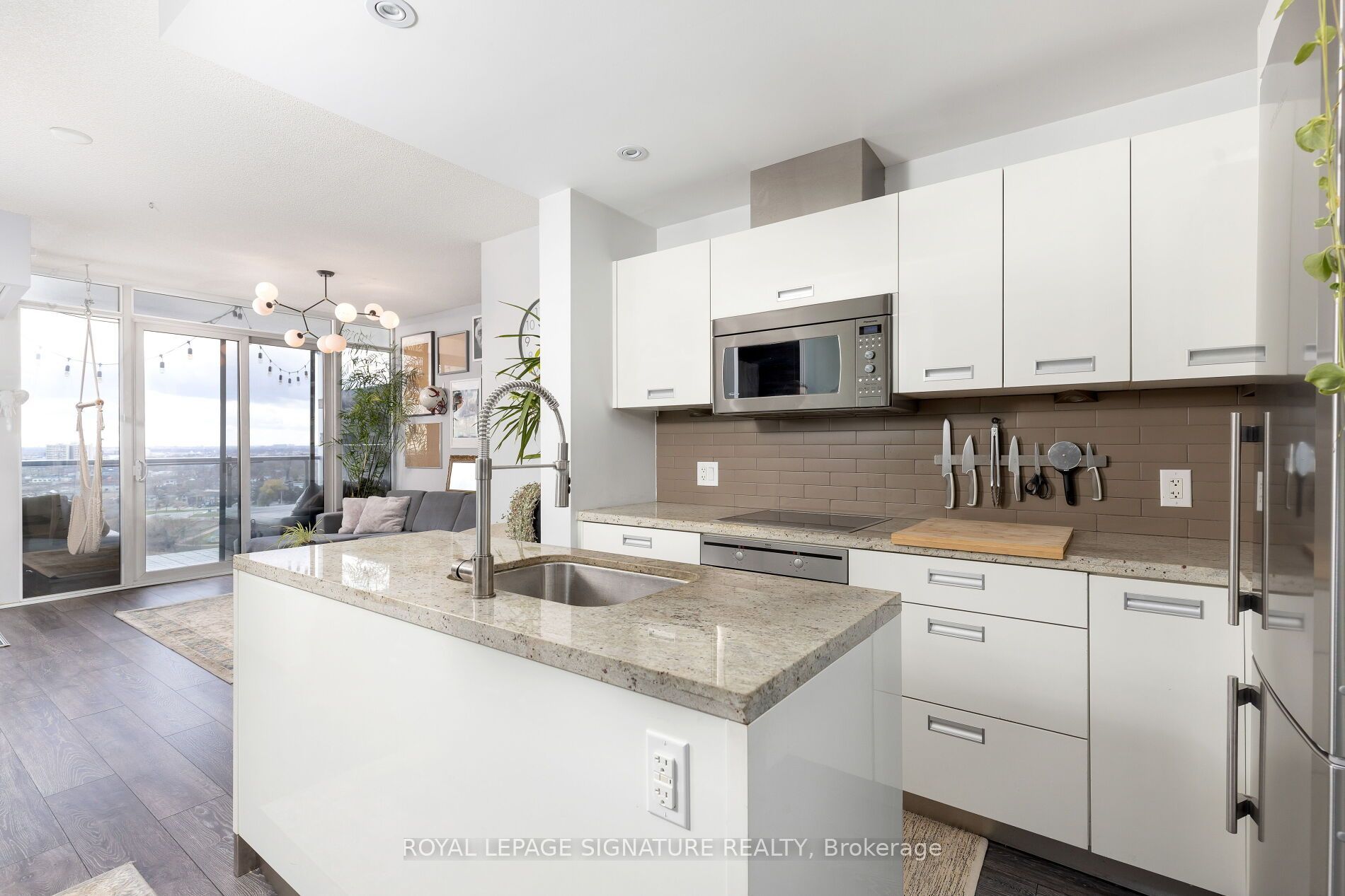 88 Park Lawn Road 1903, Toronto, ON M8Y 0B5 photo 4