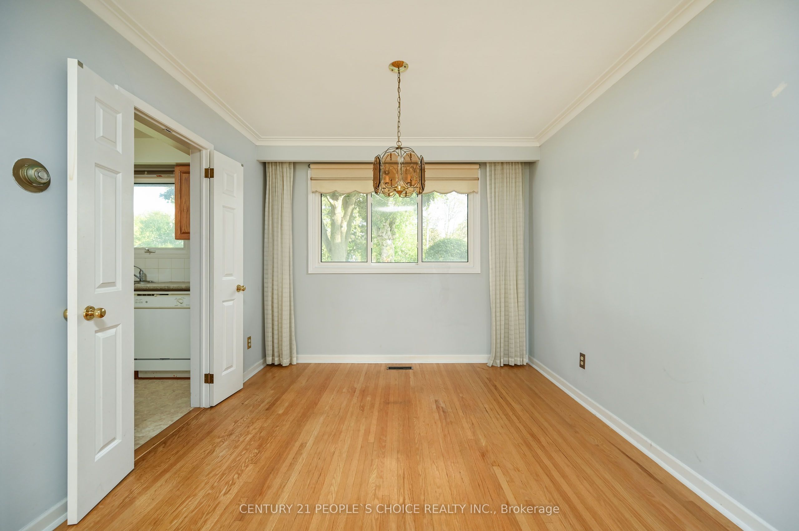 2132 Hixon Street, Oakville, ON L6L 1T4 photo 4