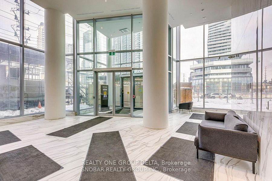 448 Burnhamthorpe Road W 5807, Mississauga, ON L5B 0R4 photo 3