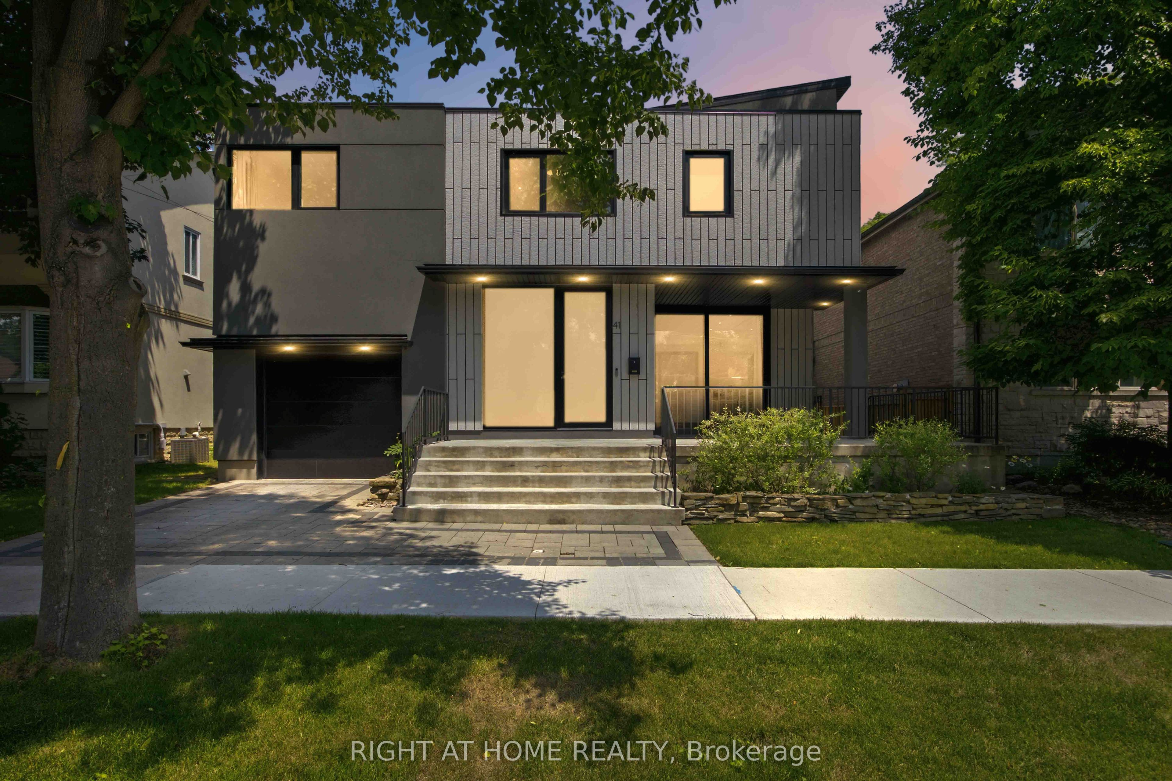 41 Bonnyview Drive, Toronto, ON M8Y 3G7