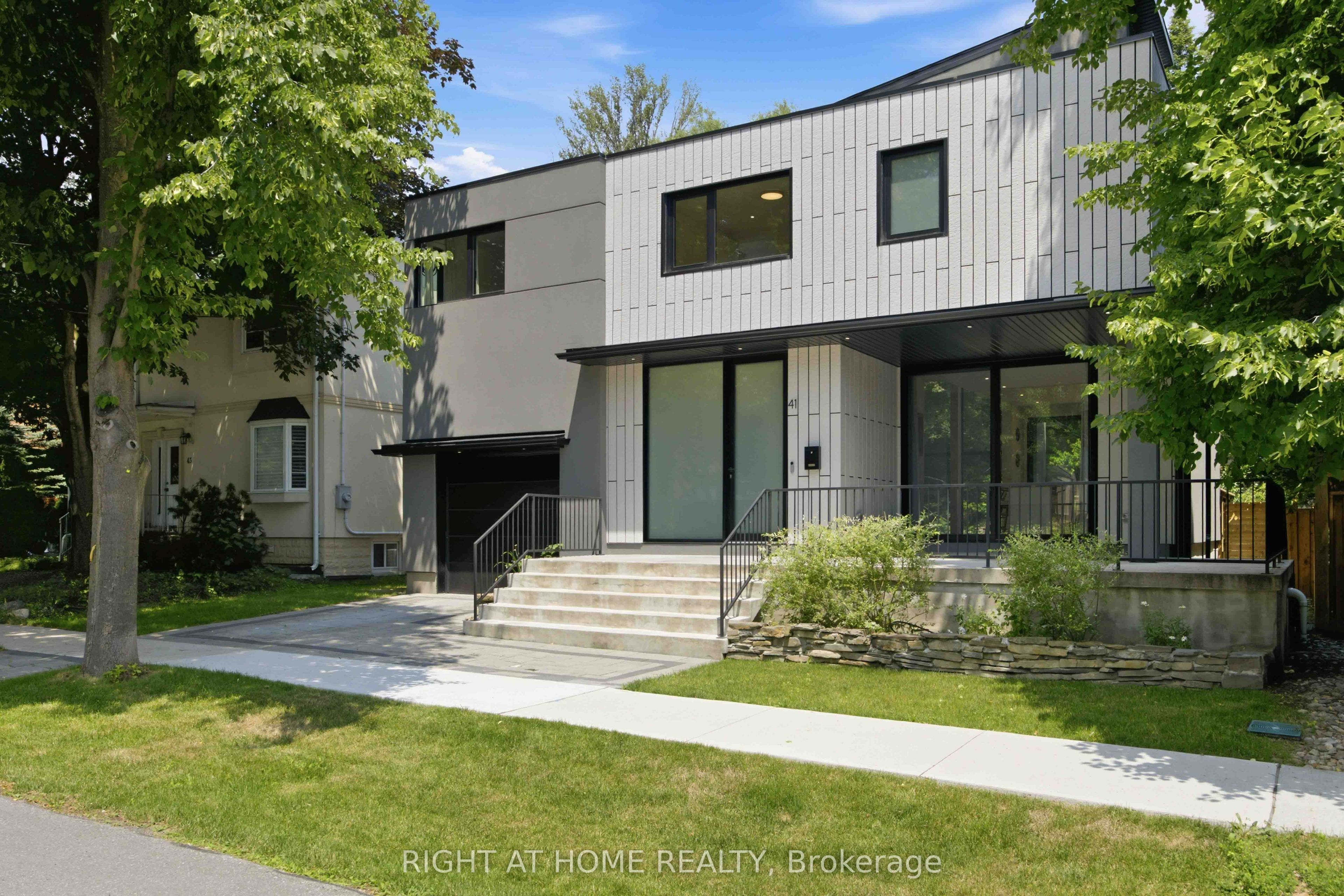 41 Bonnyview Drive, Toronto, ON M8Y 3G7 photo 2