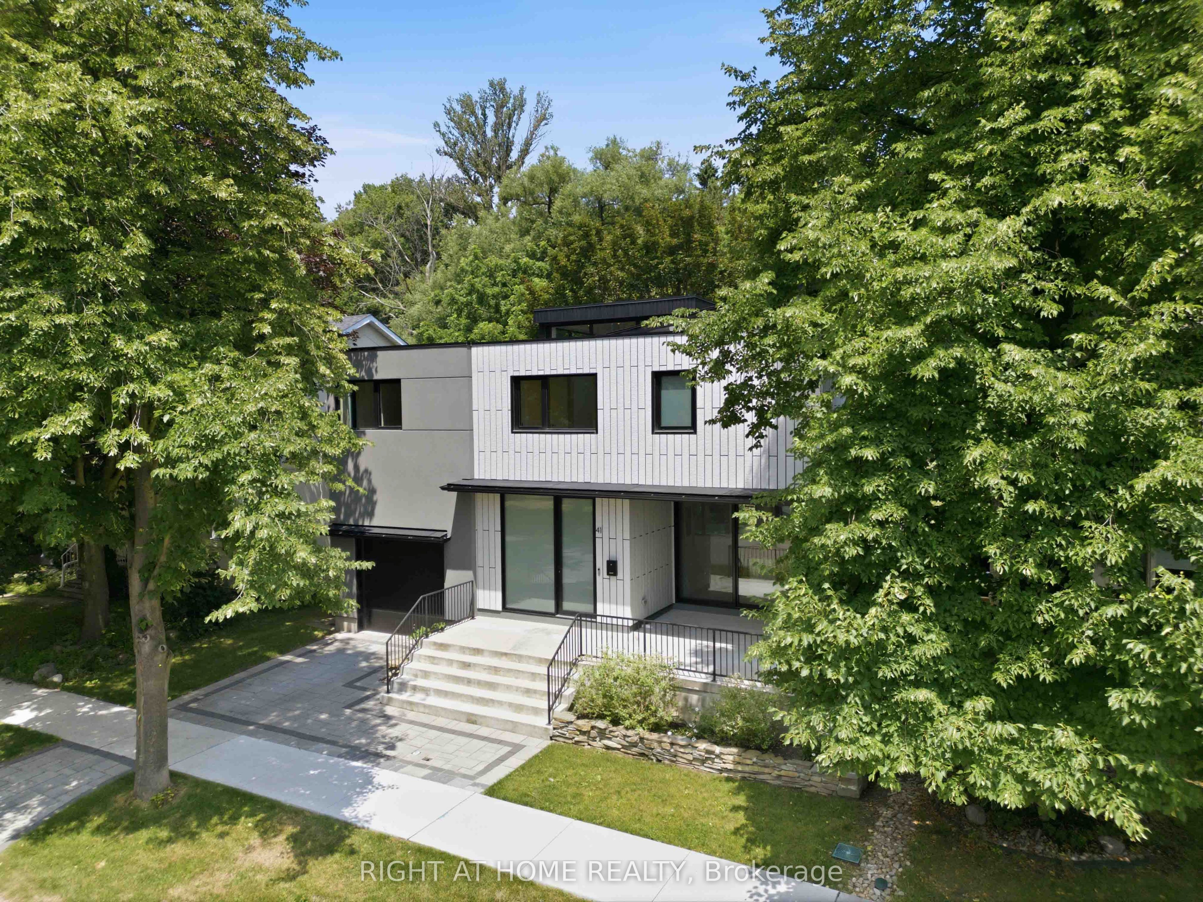 41 Bonnyview Drive, Toronto, ON M8Y 3G7 photo 4