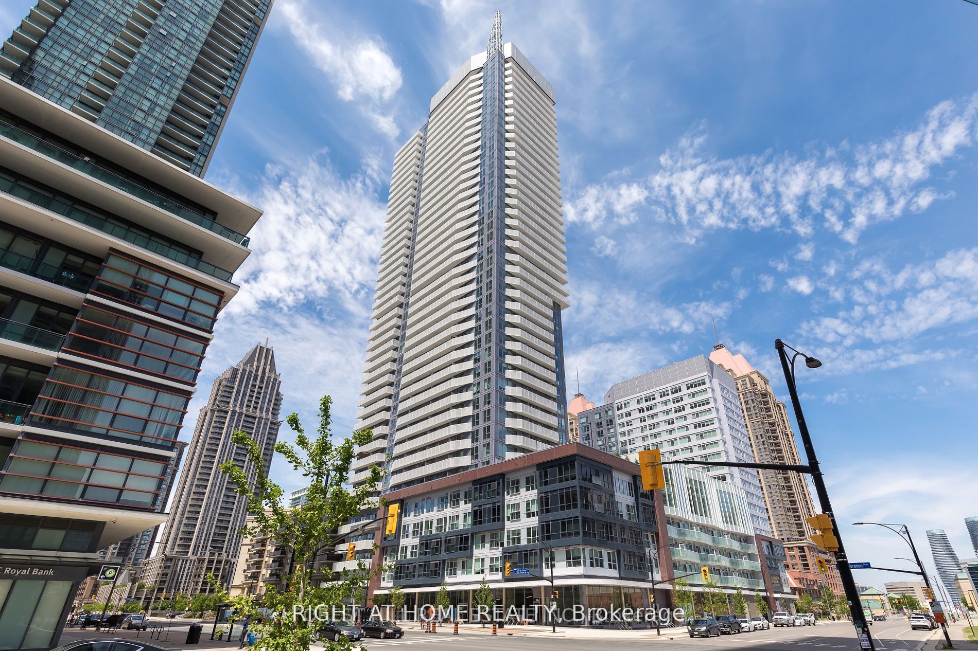 4065 Confederation Parkway W 1003, Mississauga, ON L5B 0L4