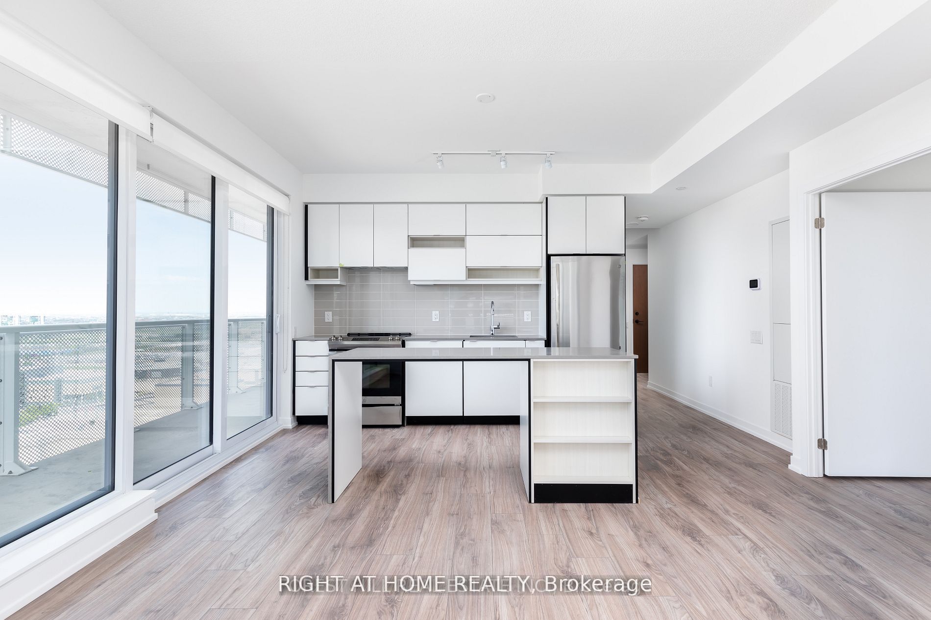 4065 Confederation Parkway W 1003, Mississauga, ON L5B 0L4 photo 3