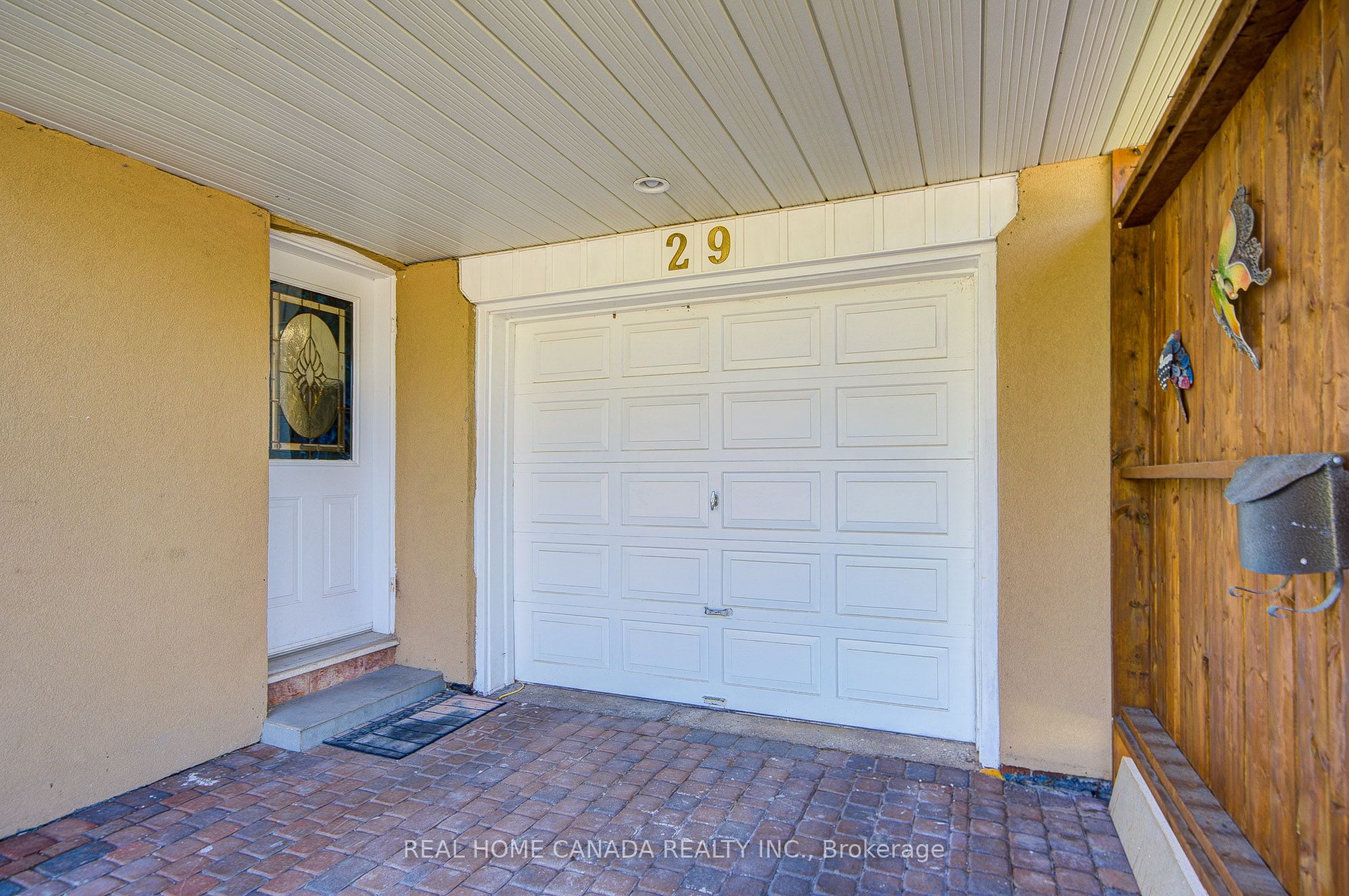29 Ellesboro Drive, Mississauga, ON L5N 1C3 photo 4