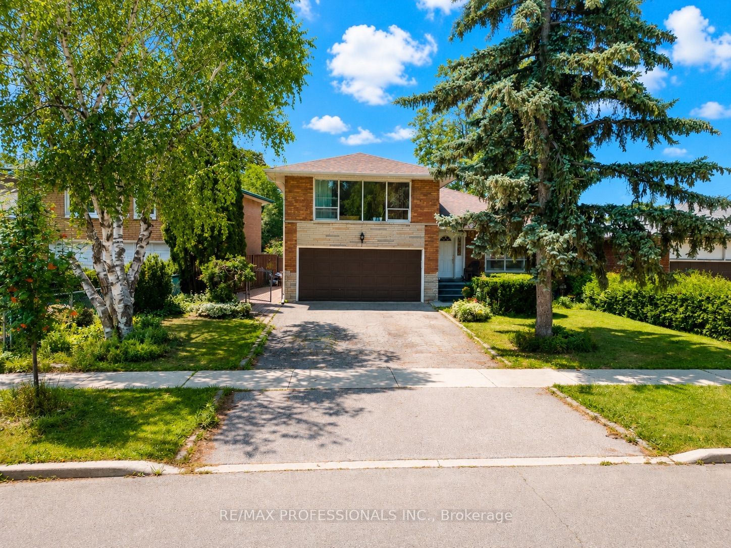 48 Dalegrove Crescent, Toronto, ON M9B 6A9 photo 2