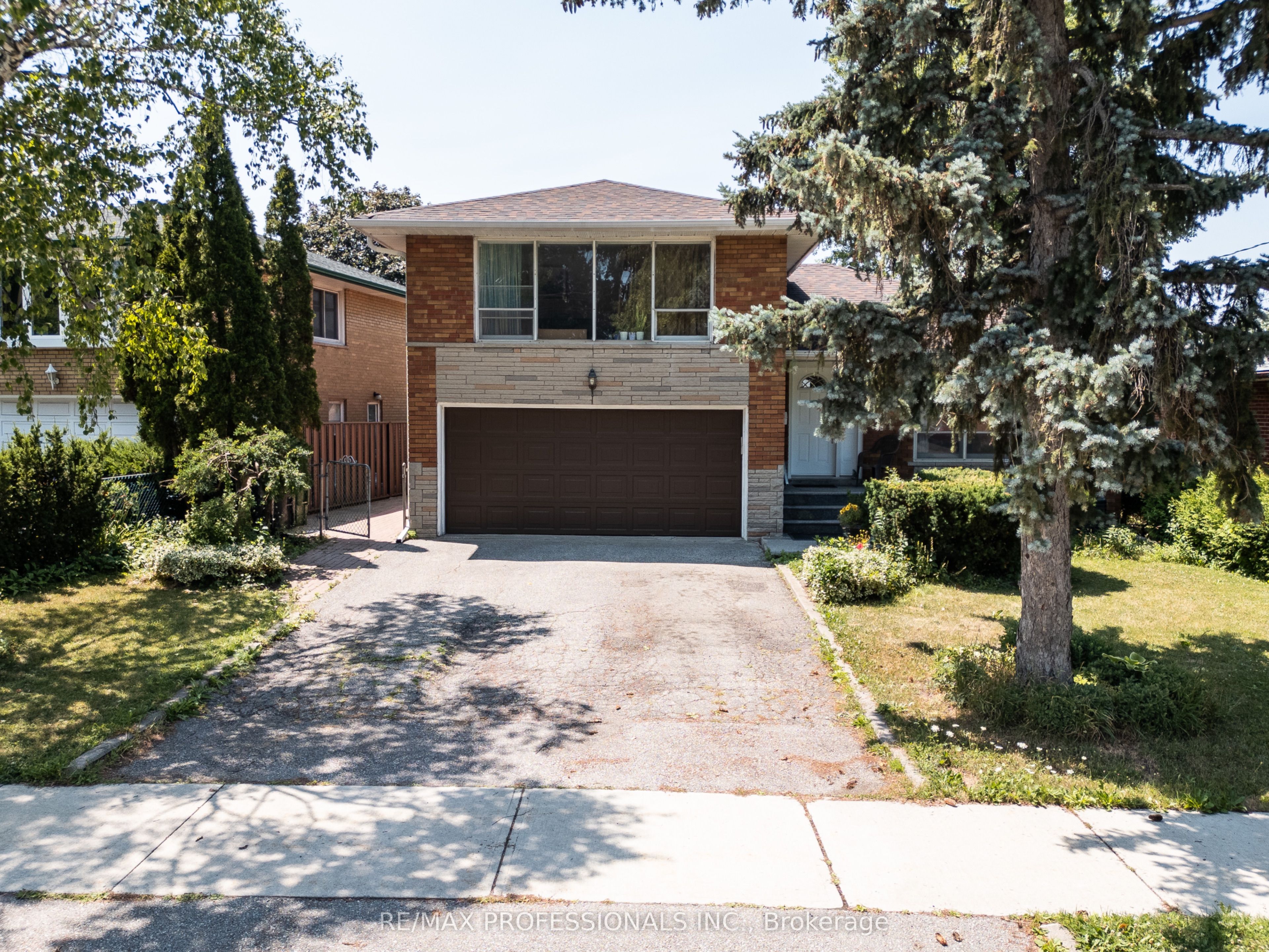 48 Dalegrove Crescent, Toronto, ON M9B 6A9 photo 3