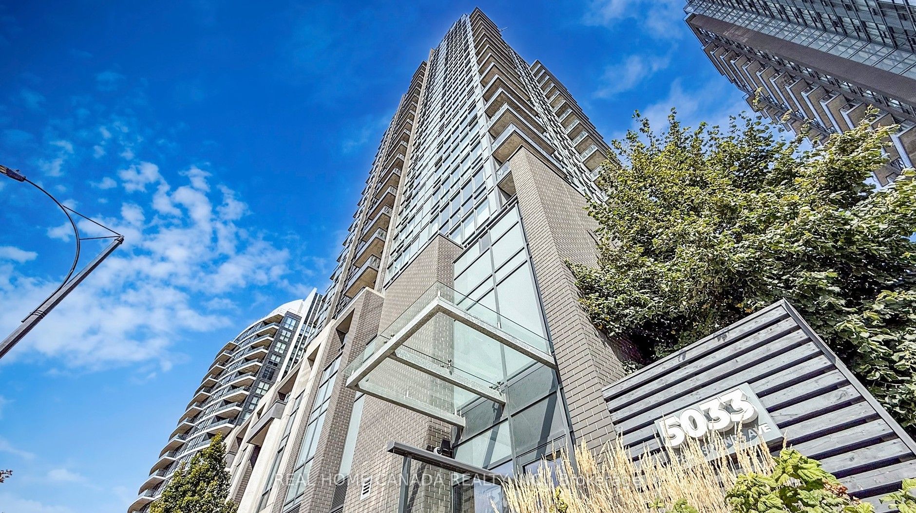 5033 four spring Avenue 916, Mississauga, ON L5R 0G6 photo 2