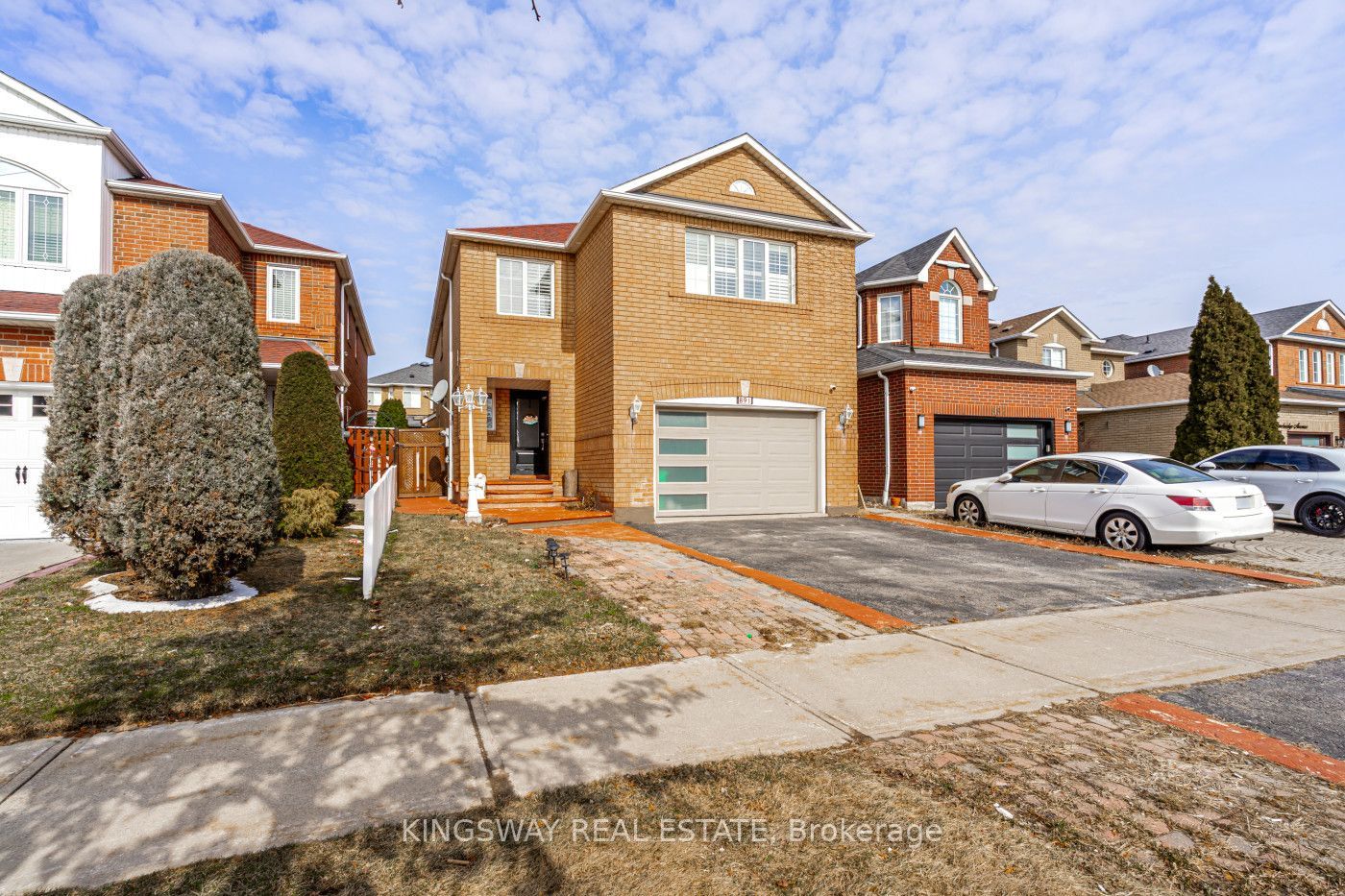 891 STONEBRIDGE Avenue, Mississauga, ON L5V 2L3 photo 2