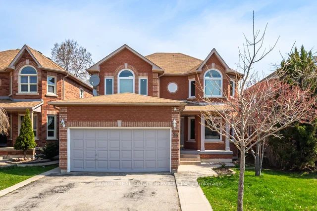 23 Fenflower Court, Brampton, ON L7A 1H3 photo 2