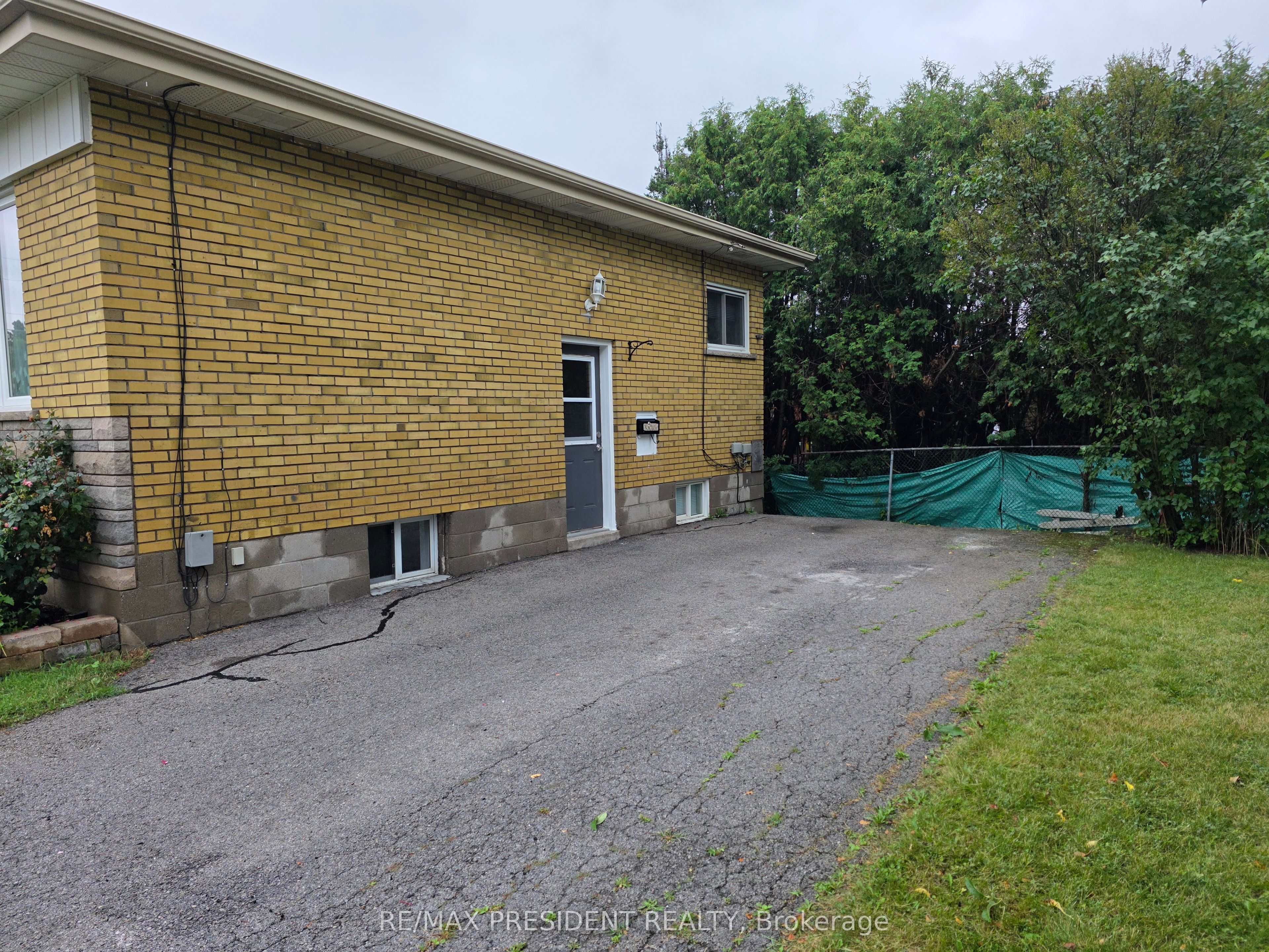 2280 Mountainside Drive Lower, Burlington, ON L7P 1B7 photo 3