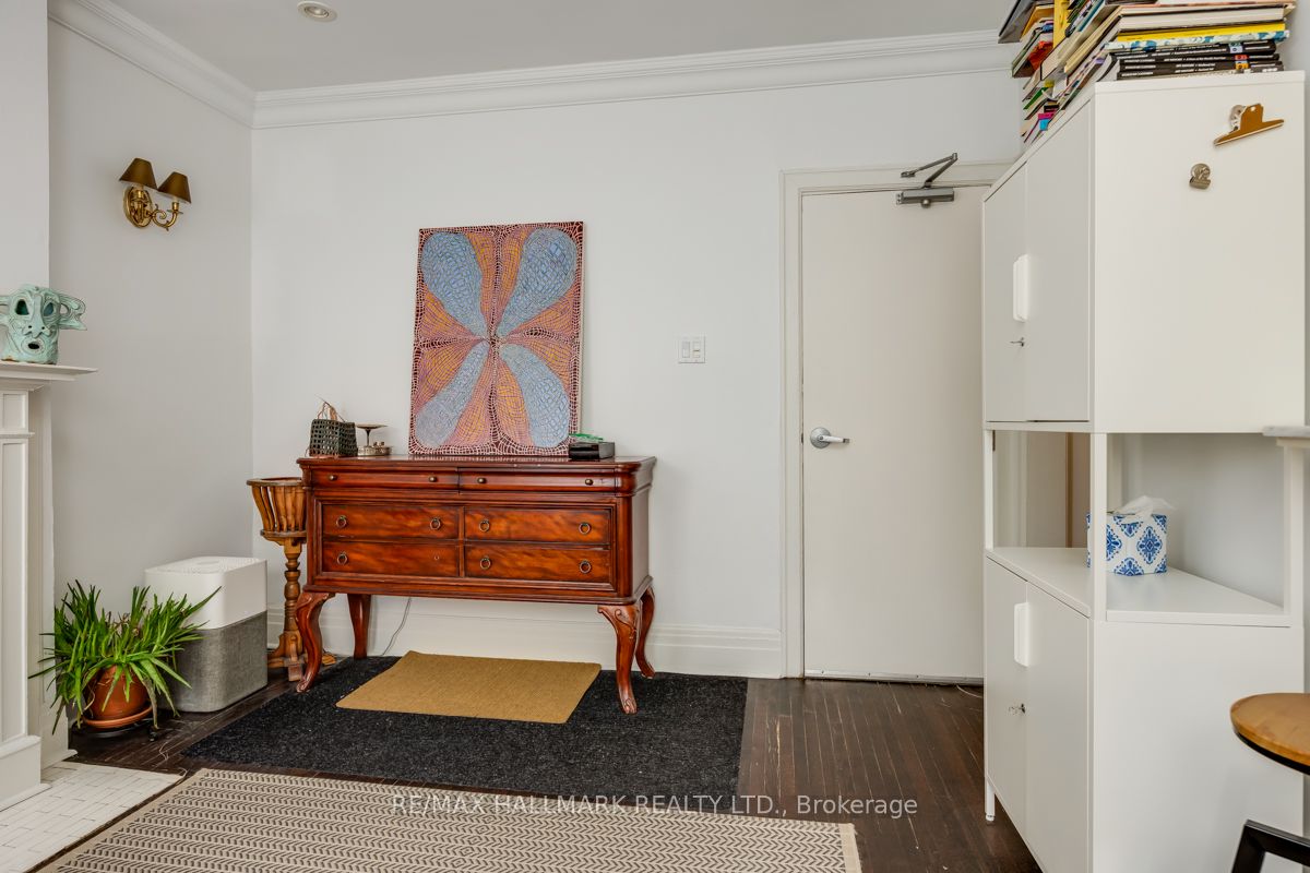 483 Parkside Drive Lower, Toronto, ON M6R 2Z9 photo 2