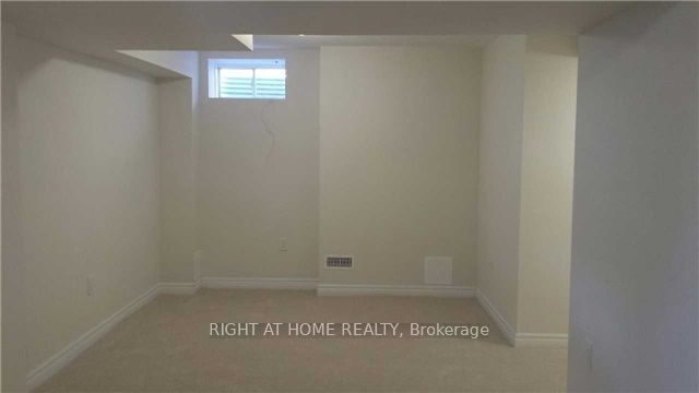 123 Huguenot Road, Oakville, ON L6H 0M3 photo 2