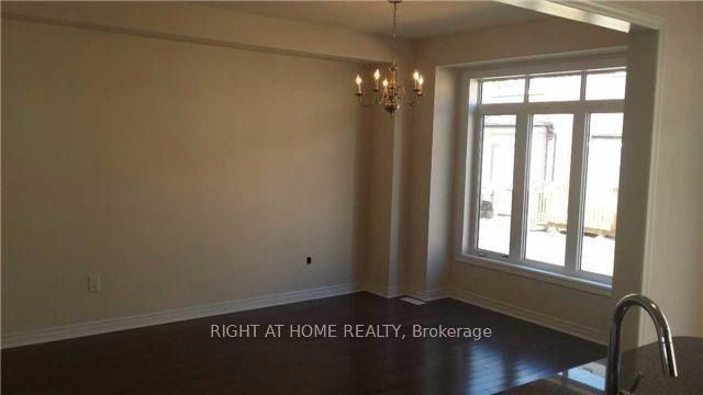123 Huguenot Road, Oakville, ON L6H 0M3 photo 5