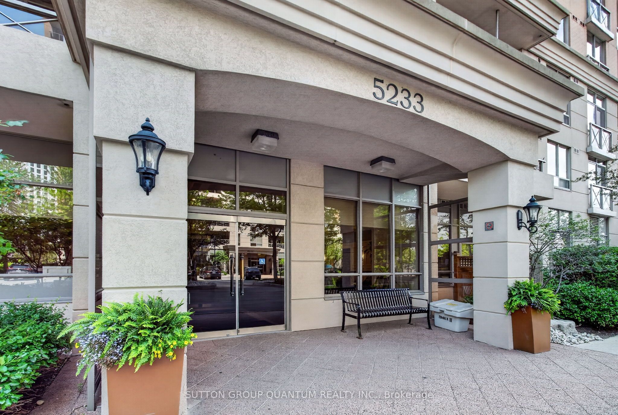 5233 Dundas Street W 723, Toronto, ON M9B 6M1 photo 2