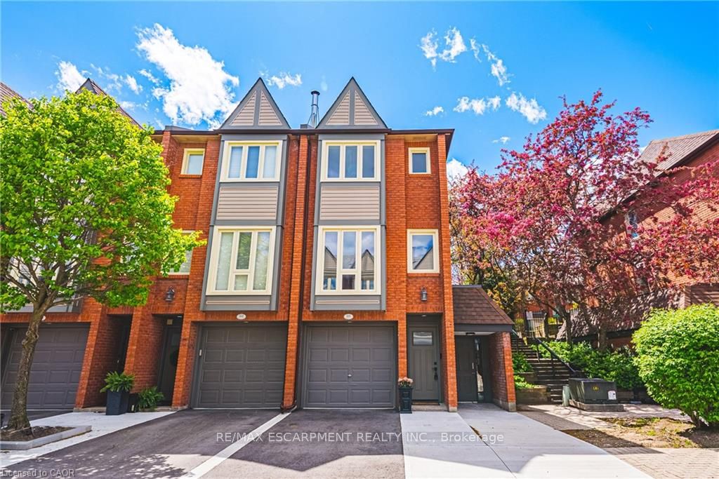 895 Maple Avenue 101, Burlington, ON L7S 2H7