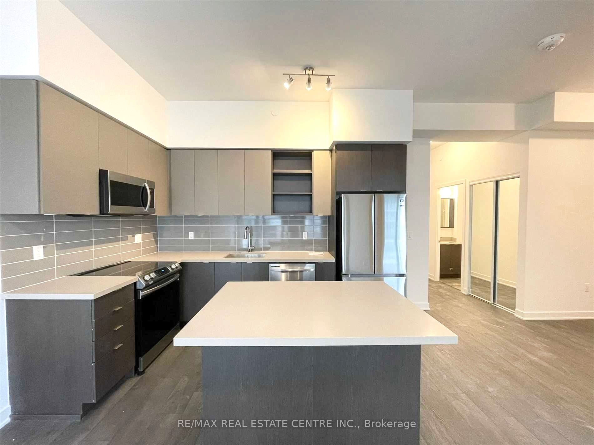 4675 Metcalfe Avenue 202, Mississauga, ON L5M 0Z8