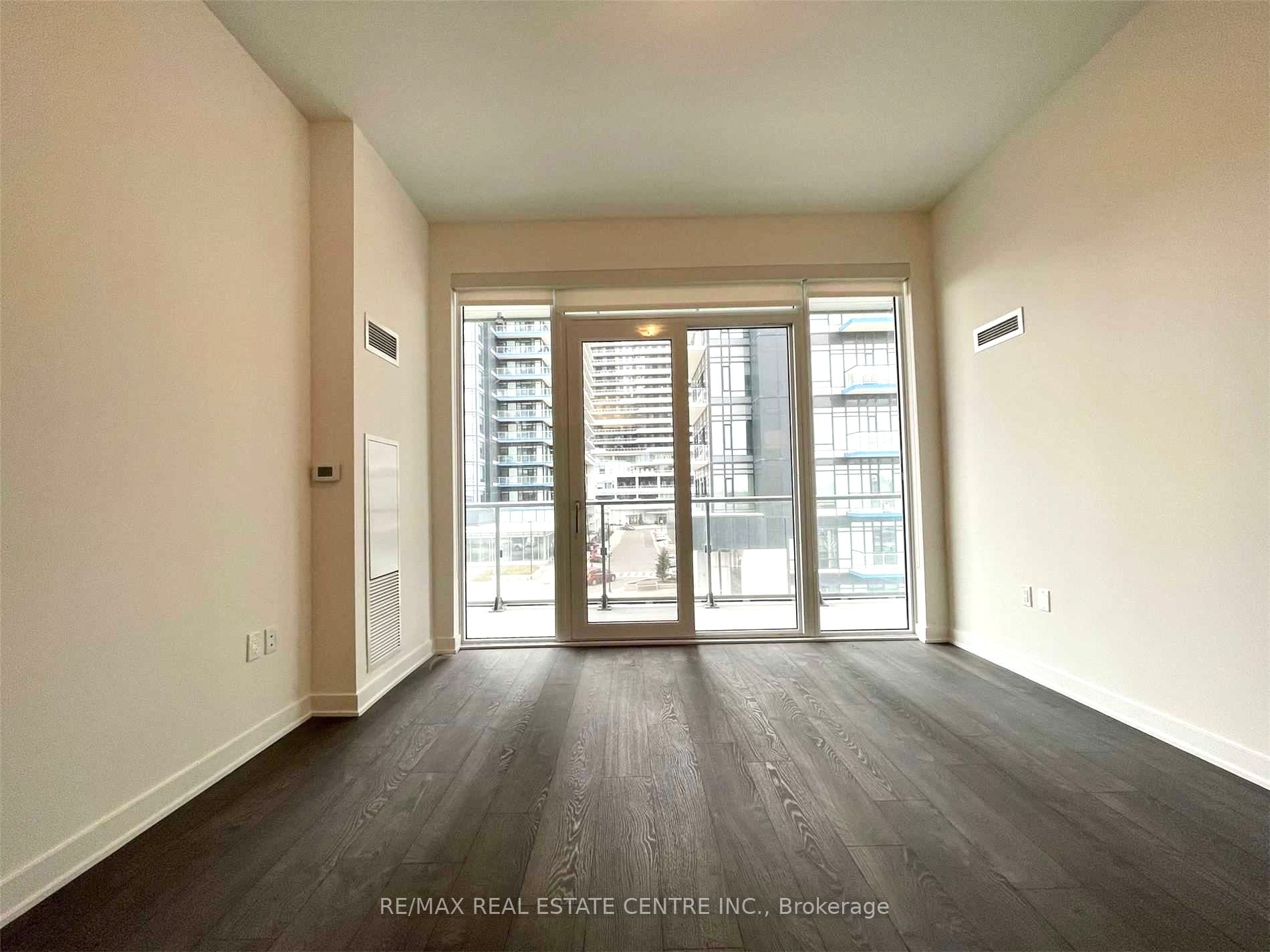 4675 Metcalfe Avenue 202, Mississauga, ON L5M 0Z8 photo 3