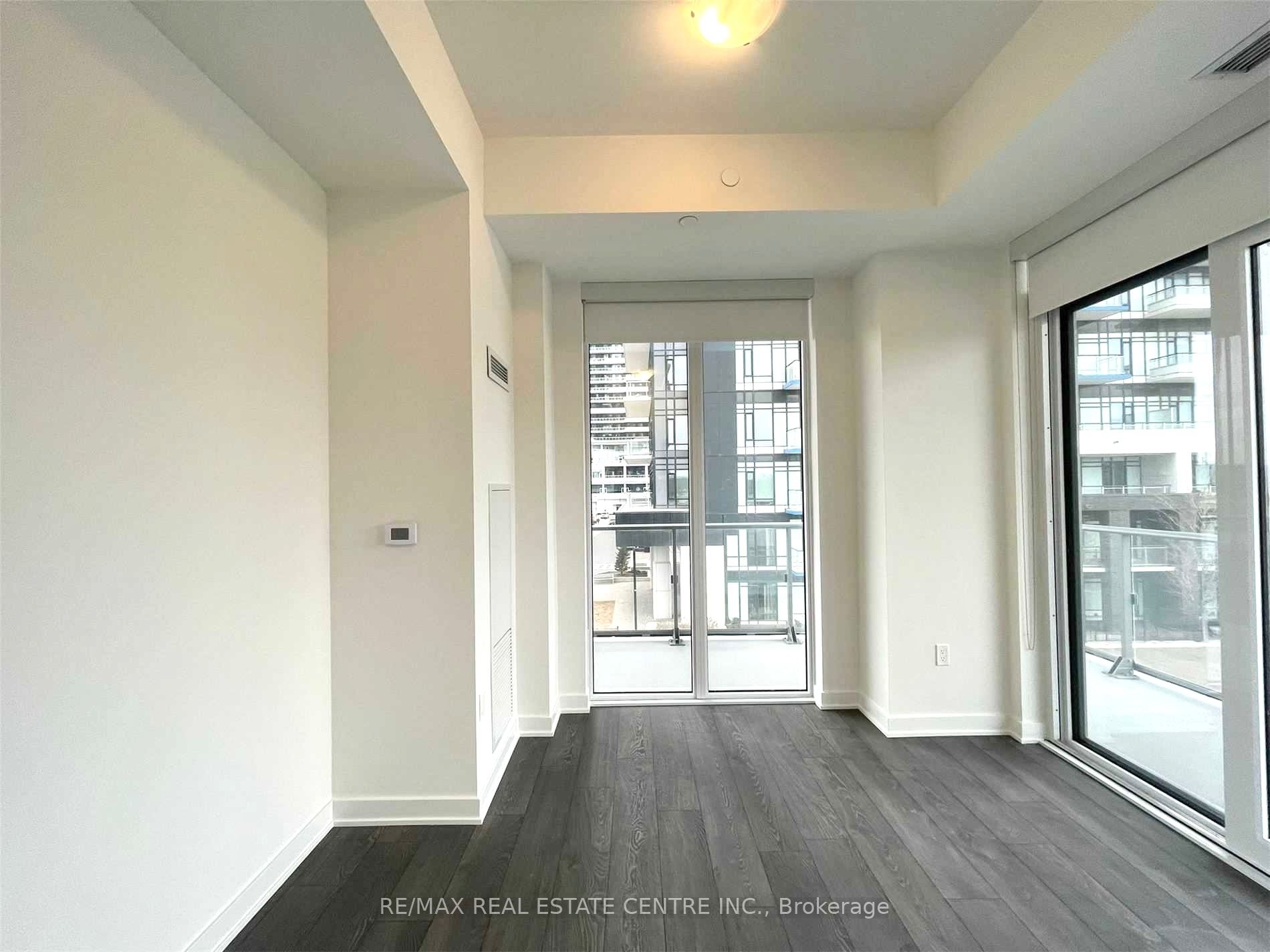 4675 Metcalfe Avenue 202, Mississauga, ON L5M 0Z8 photo 5