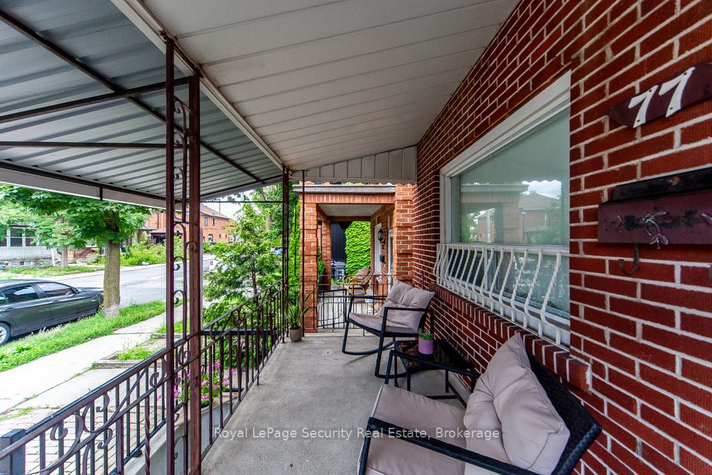 77 Brandon Avenue, Toronto, ON M6H 2E2 photo 3