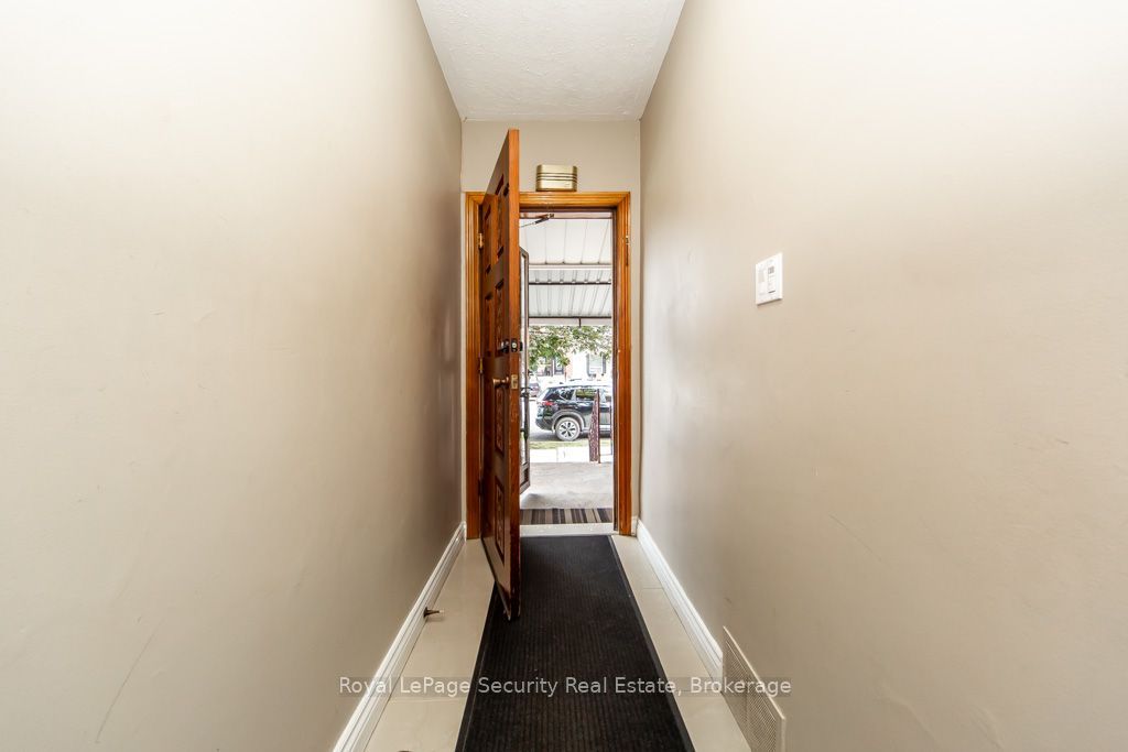 77 Brandon Avenue, Toronto, ON M6H 2E2 photo 5