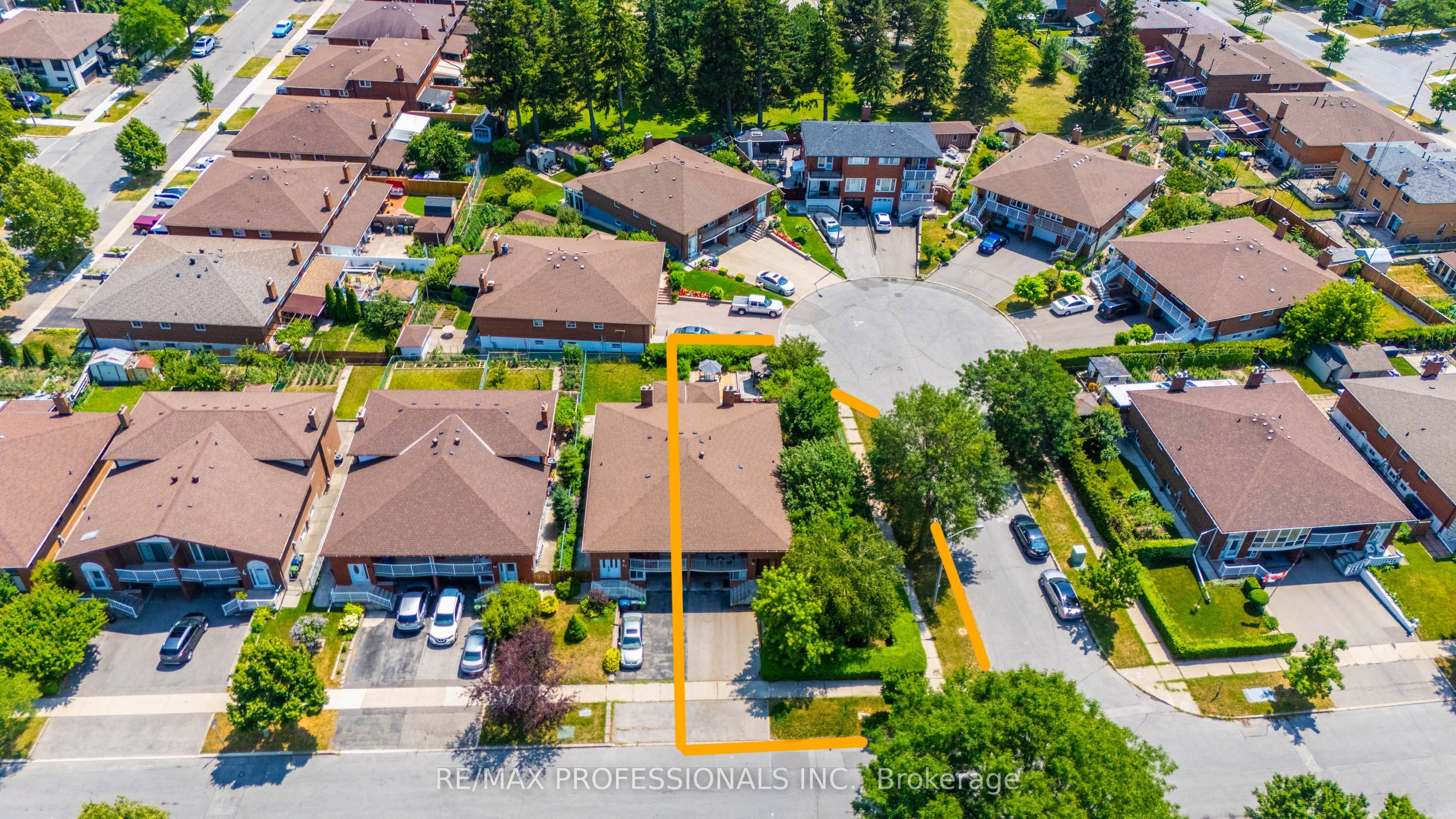 23 Anthia Drive, Toronto, ON M9L 1K6 photo 2