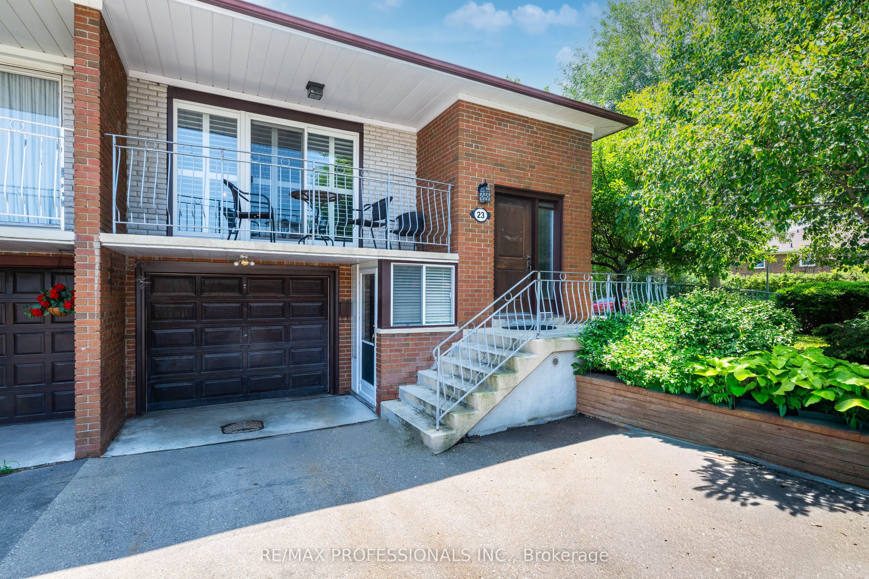 23 Anthia Drive, Toronto, ON M9L 1K6 photo 3