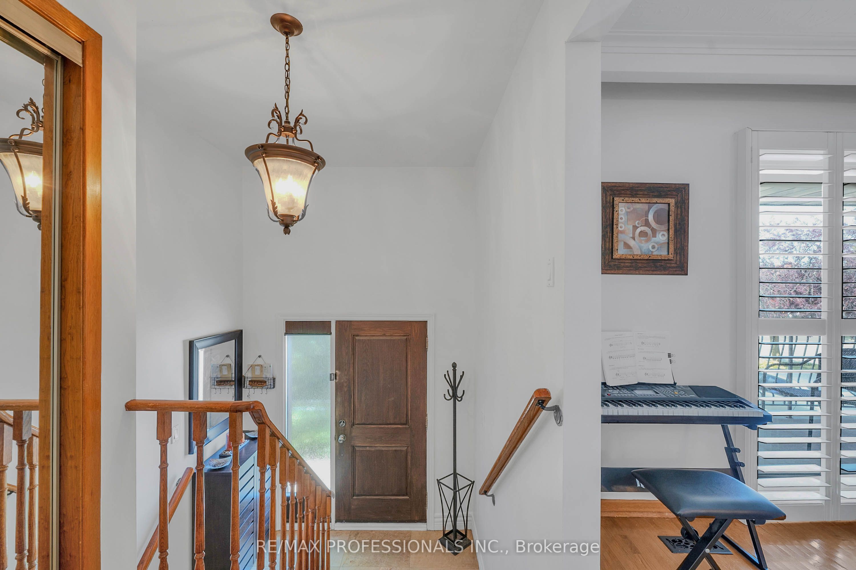 23 Anthia Drive, Toronto, ON M9L 1K6 photo 4