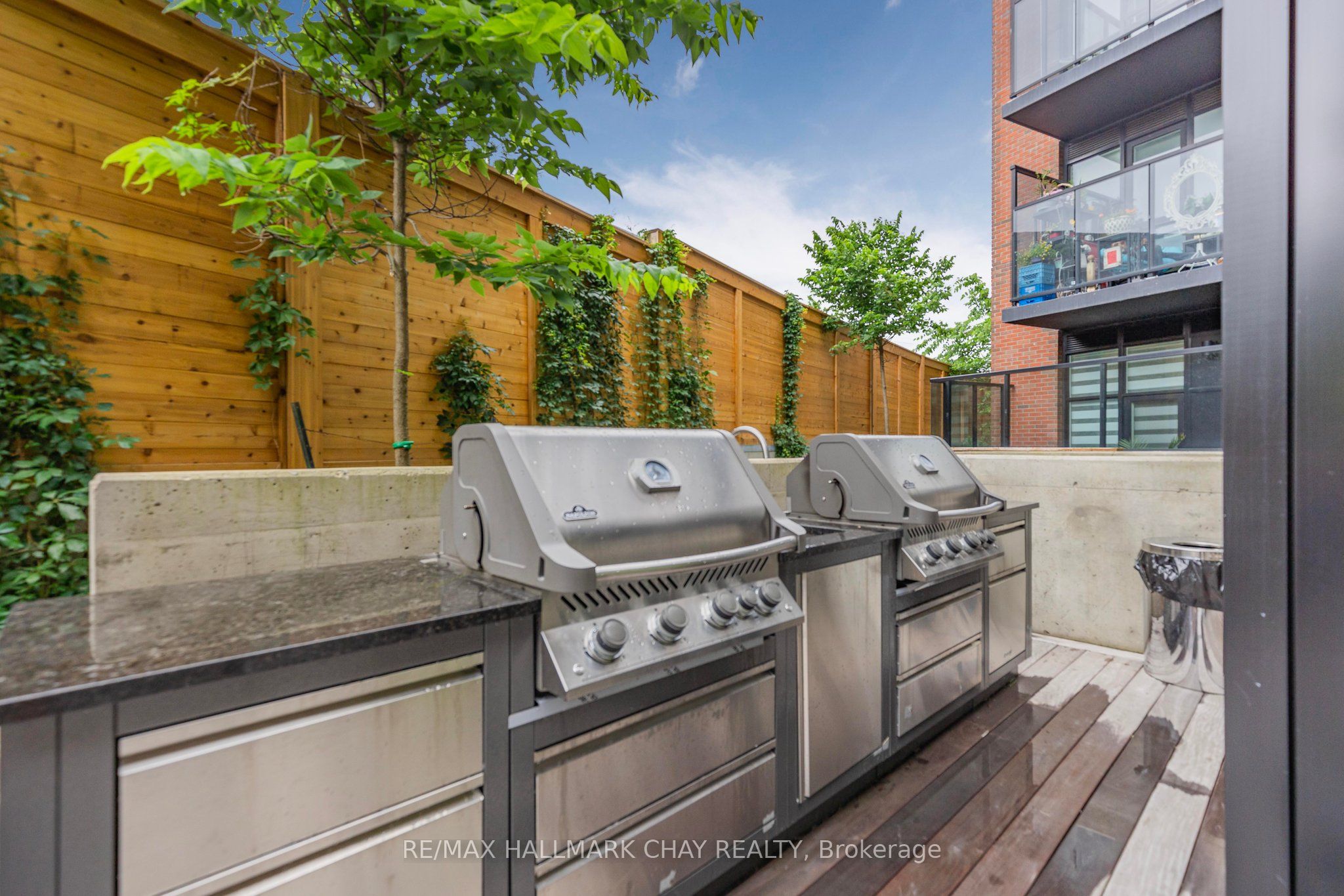 2300 St. Clair Avenue W 110, Toronto, ON M6N 1K8