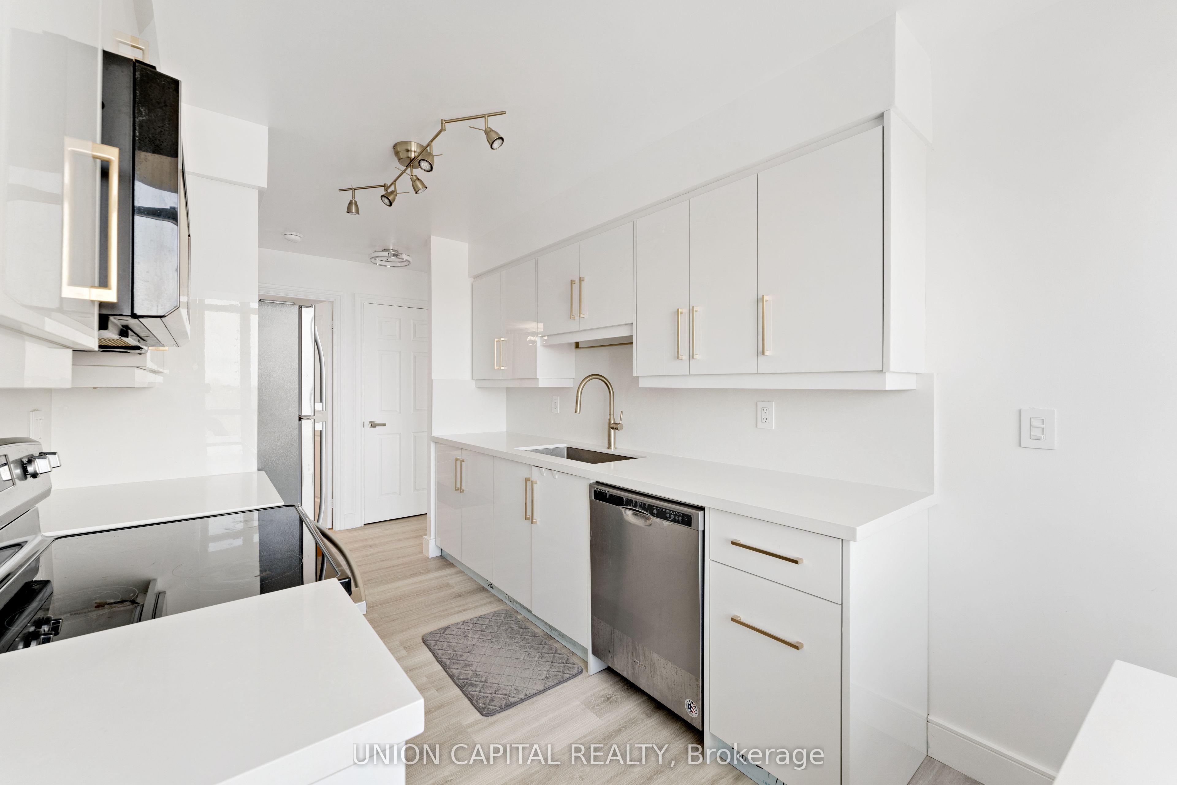 710 Humberwood Boulevard 213, Toronto, ON M9W 7J5 photo 4